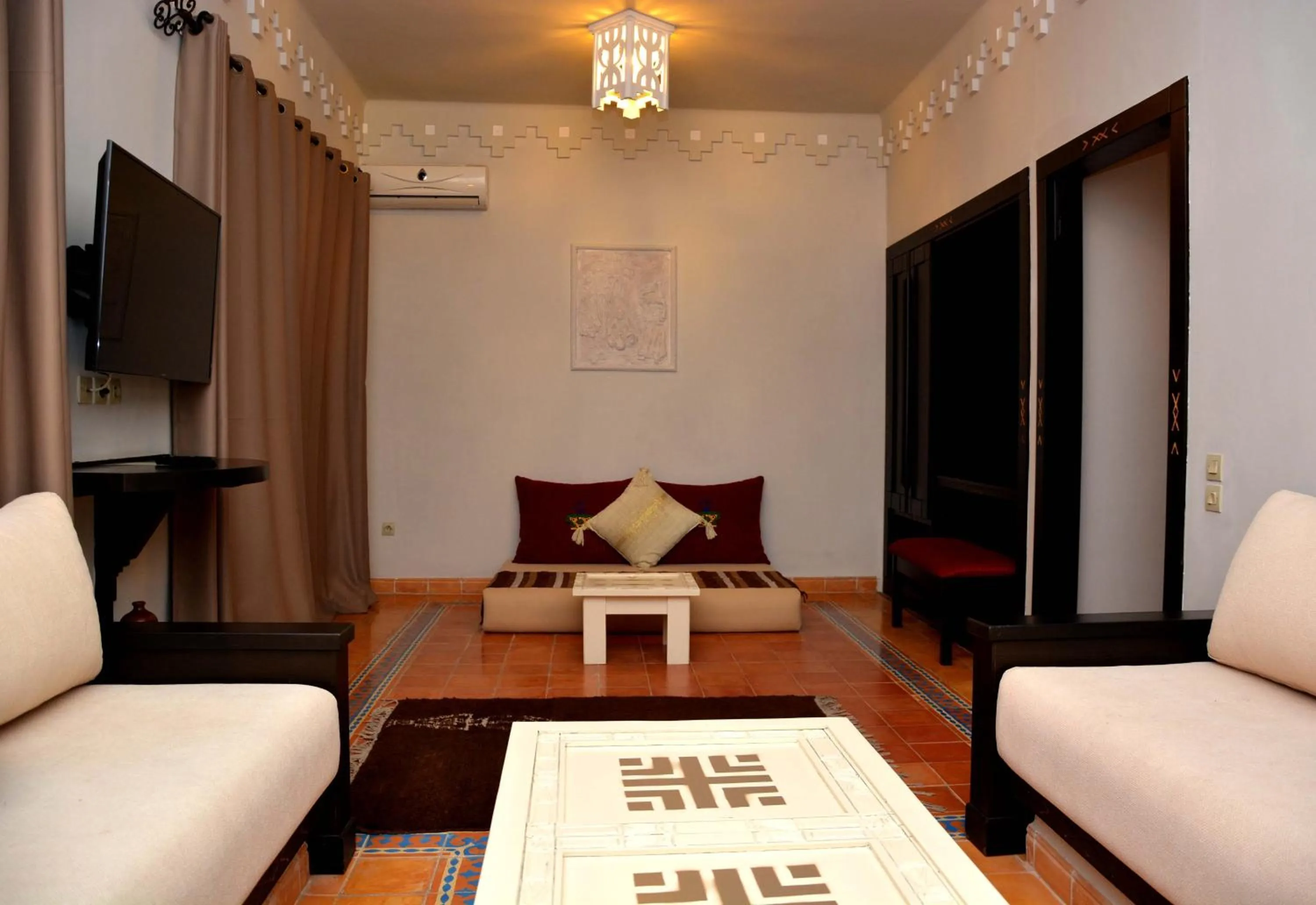 TV and multimedia in Borjs Hotel Suites & Spa