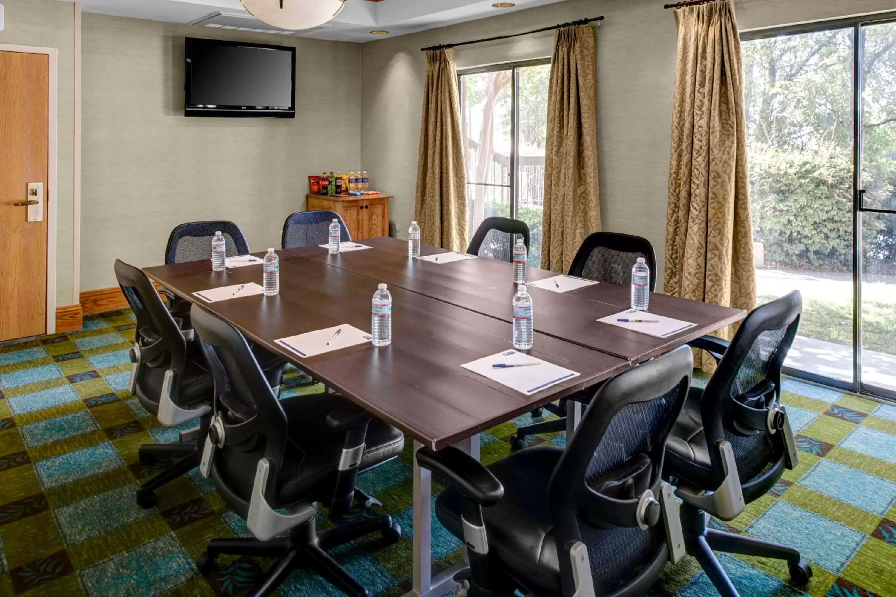 Meeting/conference room in Holiday Inn Express Hotel & Suites Atlanta Buckhead by IHG
