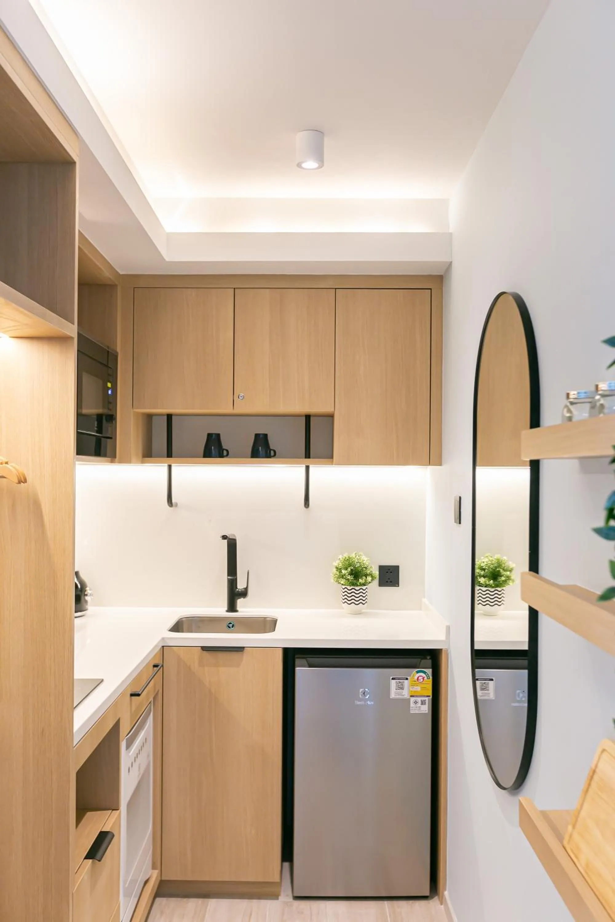 Kitchen or kitchenette in The SACHA Apart-Hotel Thonglor