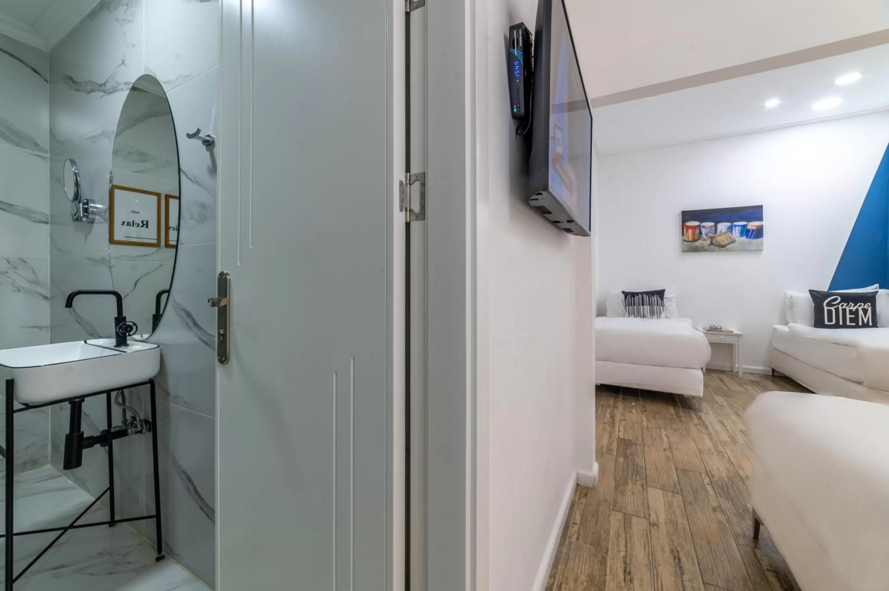 Bathroom, Bed in Paamonim Hotel Jerusalem