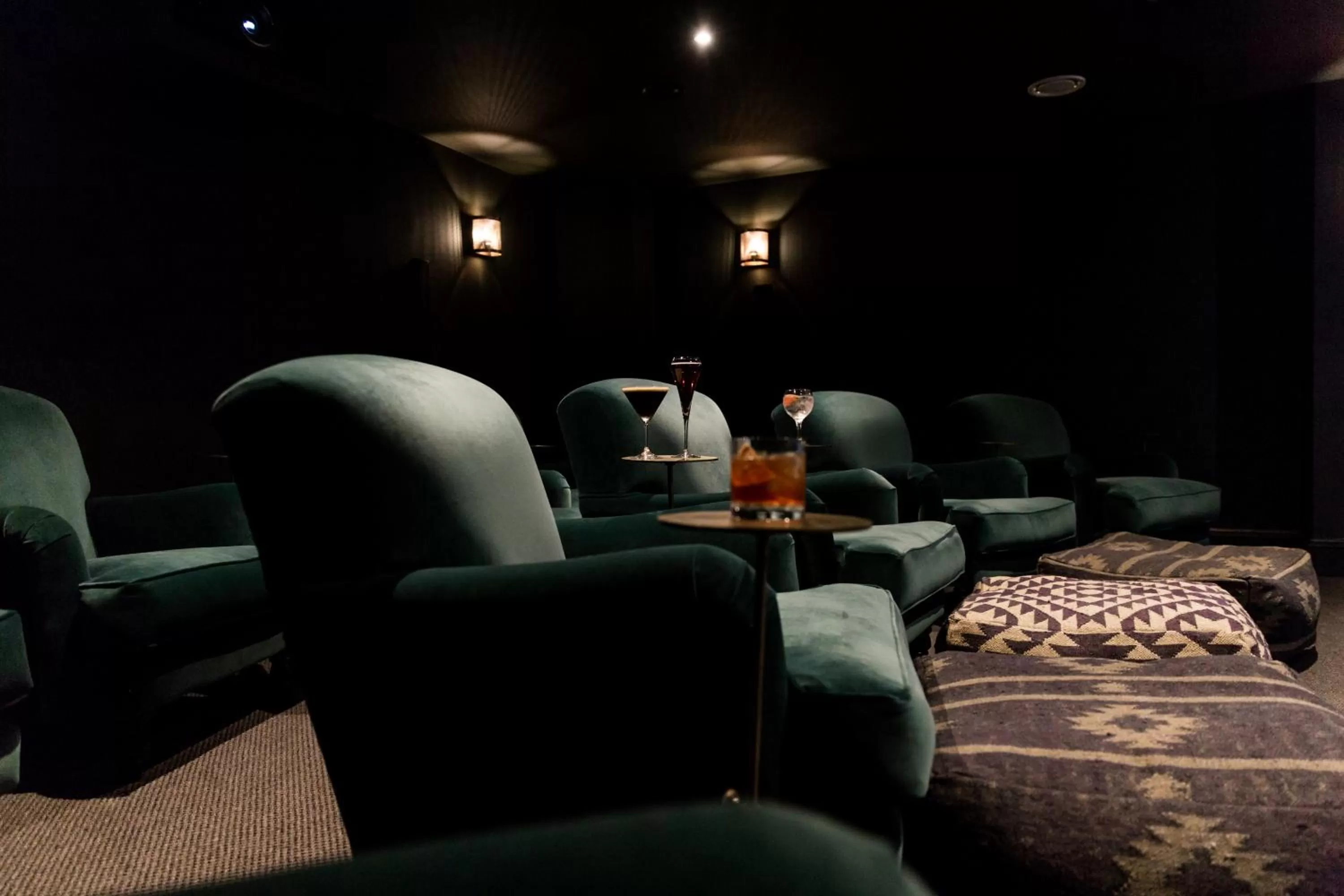 Communal lounge/ TV room in Gara Rock