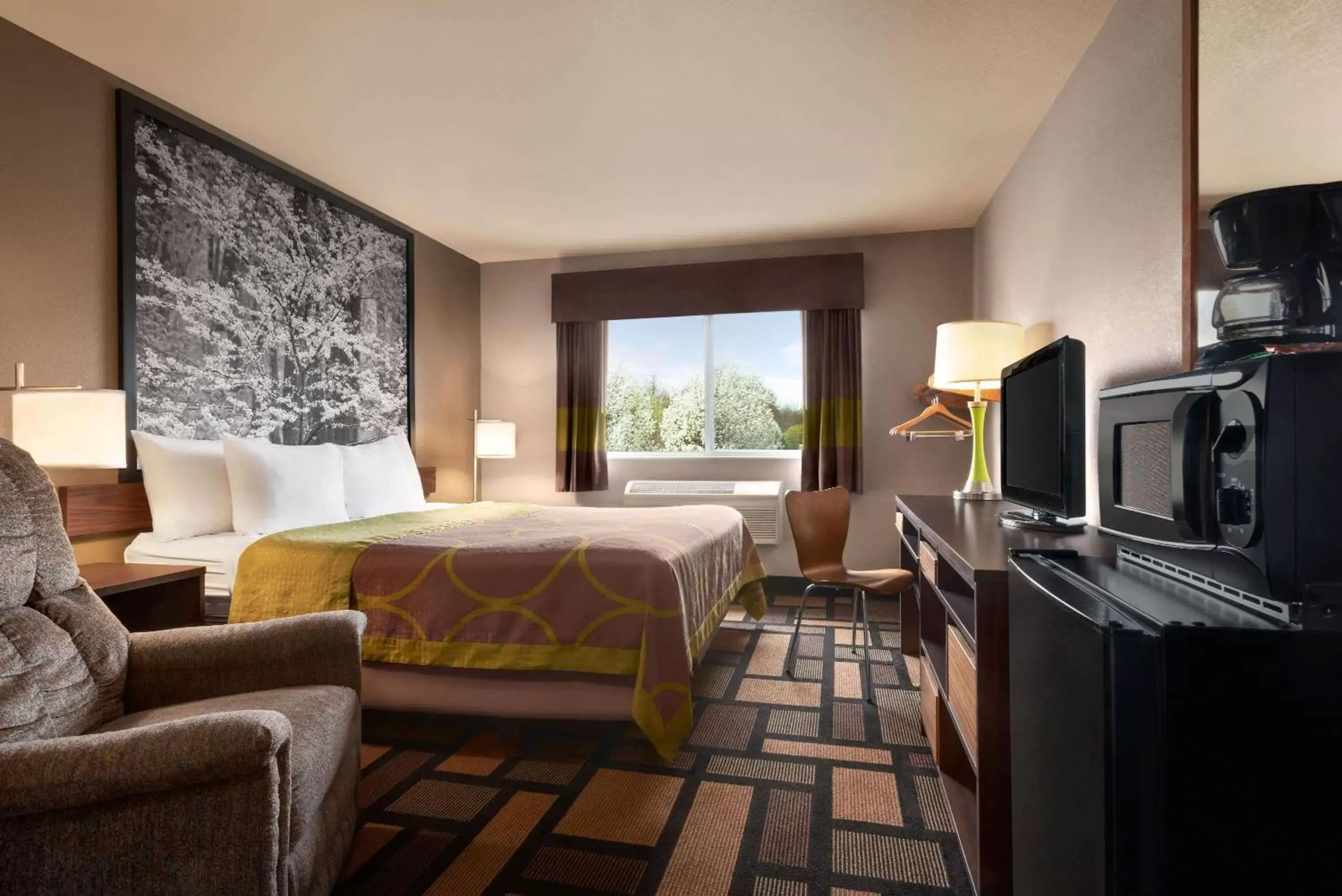 King Room - Non-Smoking in Super 8 by Wyndham Akron S/Green/Uniontown OH King Room - Non-Smoking in Super 8 by Wyndham Akron S/Green/Uniontown OH