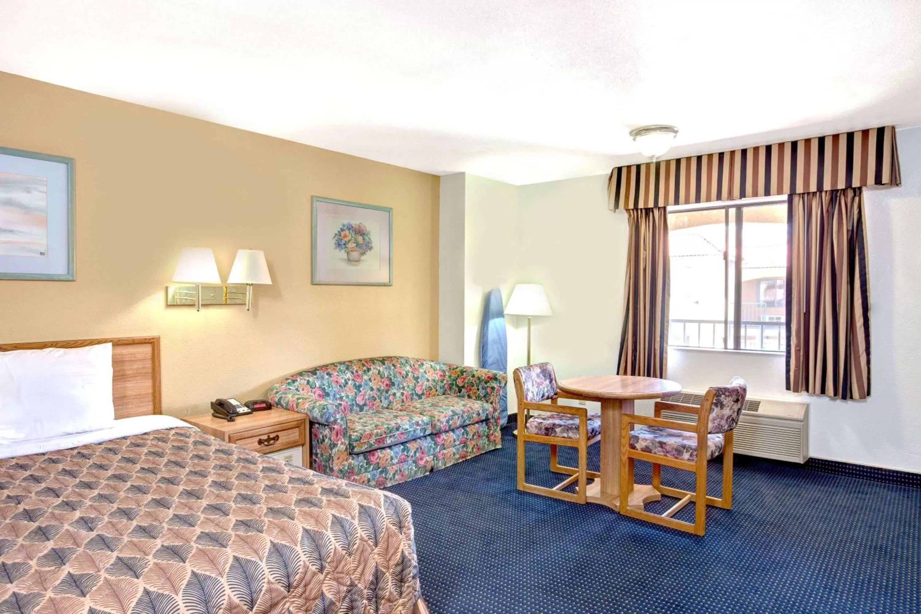 Photo of the whole room, Bed in Travelodge by Wyndham Banning Casino and Outlet Mall
