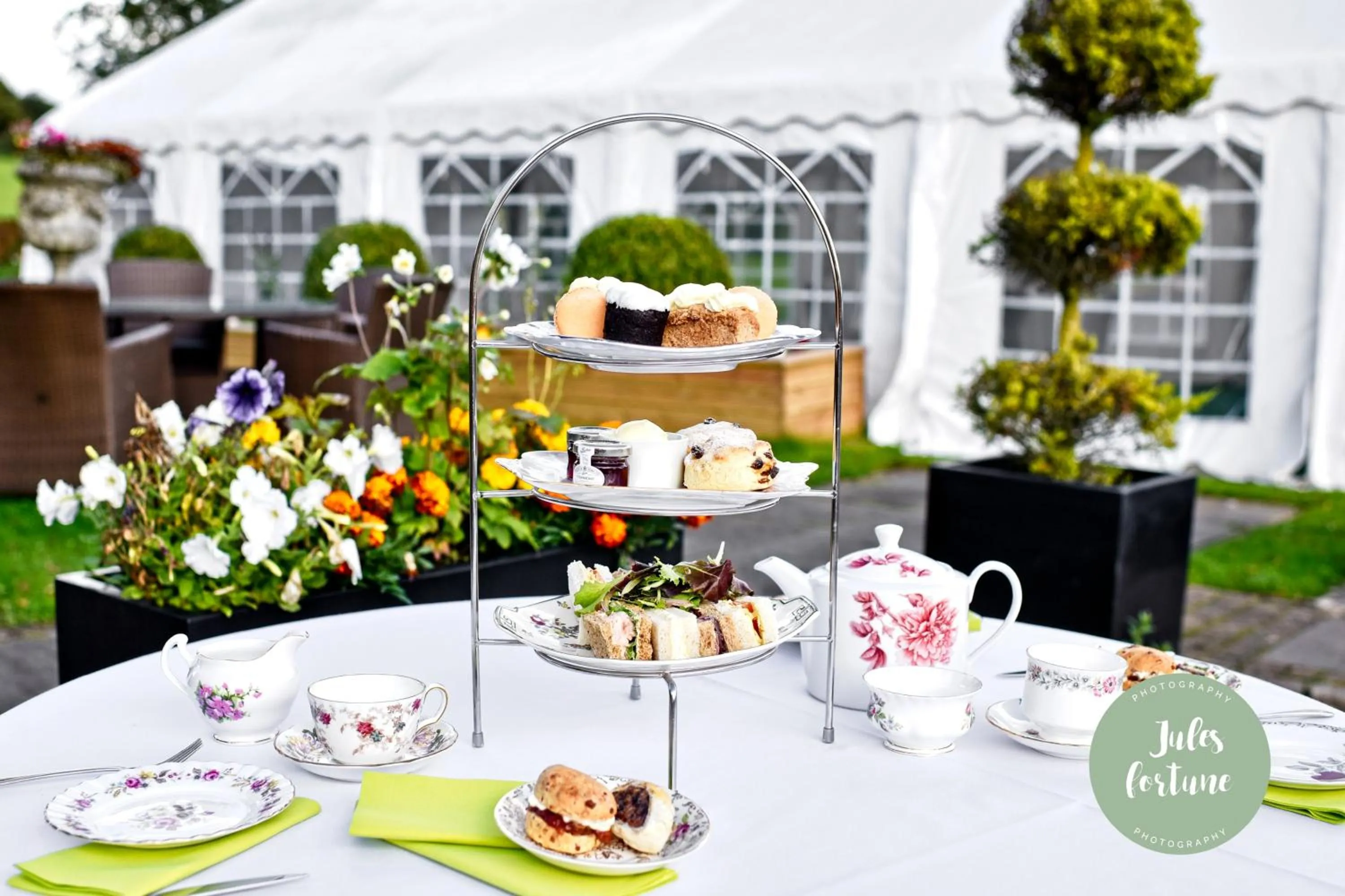 Restaurant/places to eat in Red Hall Hotel