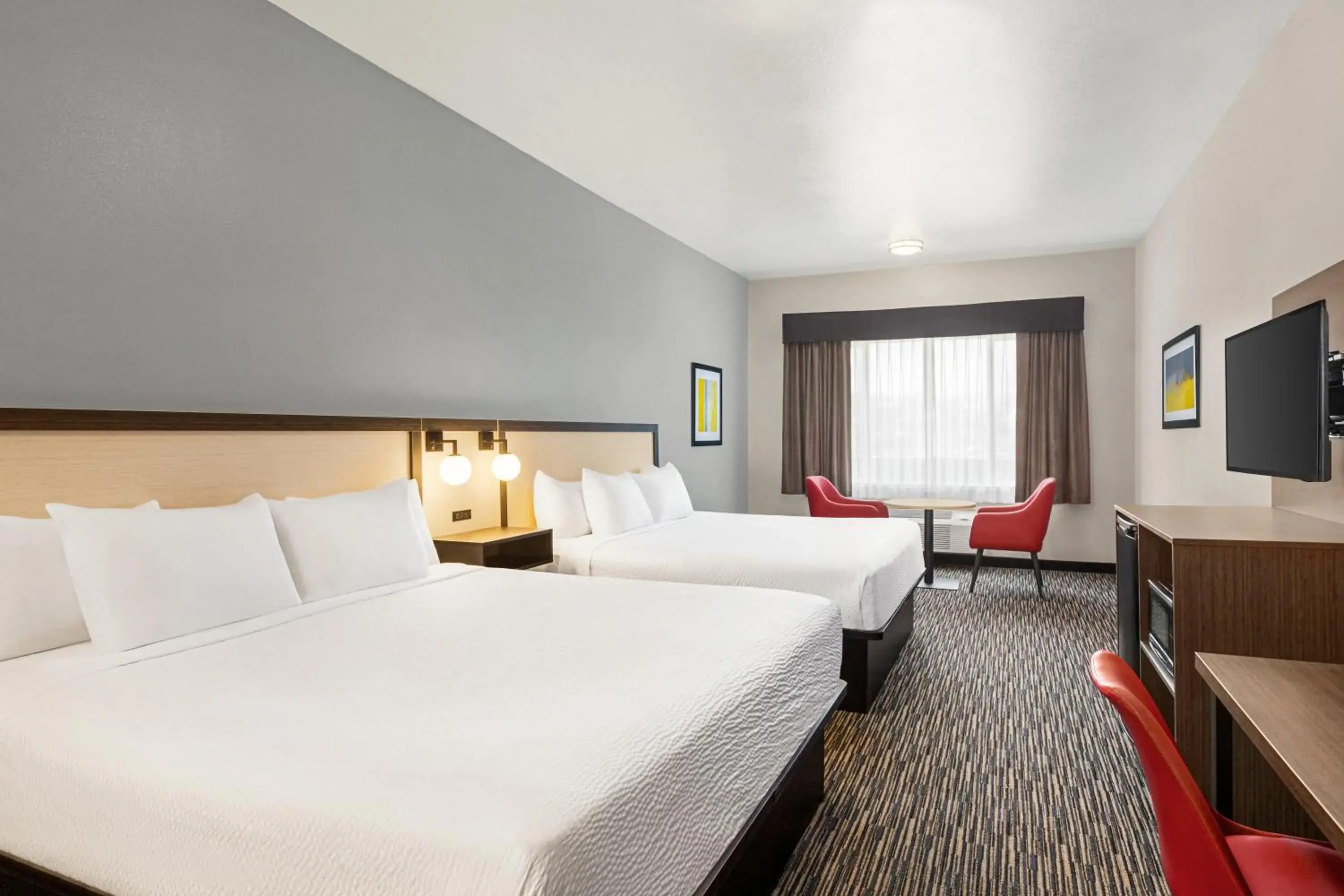 2 King Beds Accessible with Mobility/Hearing Impaired Access, Non-Smoking in Ramada by Wyndham Marina 2 King Beds Accessible with Mobility/Hearing Impaired Access, Non-Smoking in Ramada by Wyndham Marina