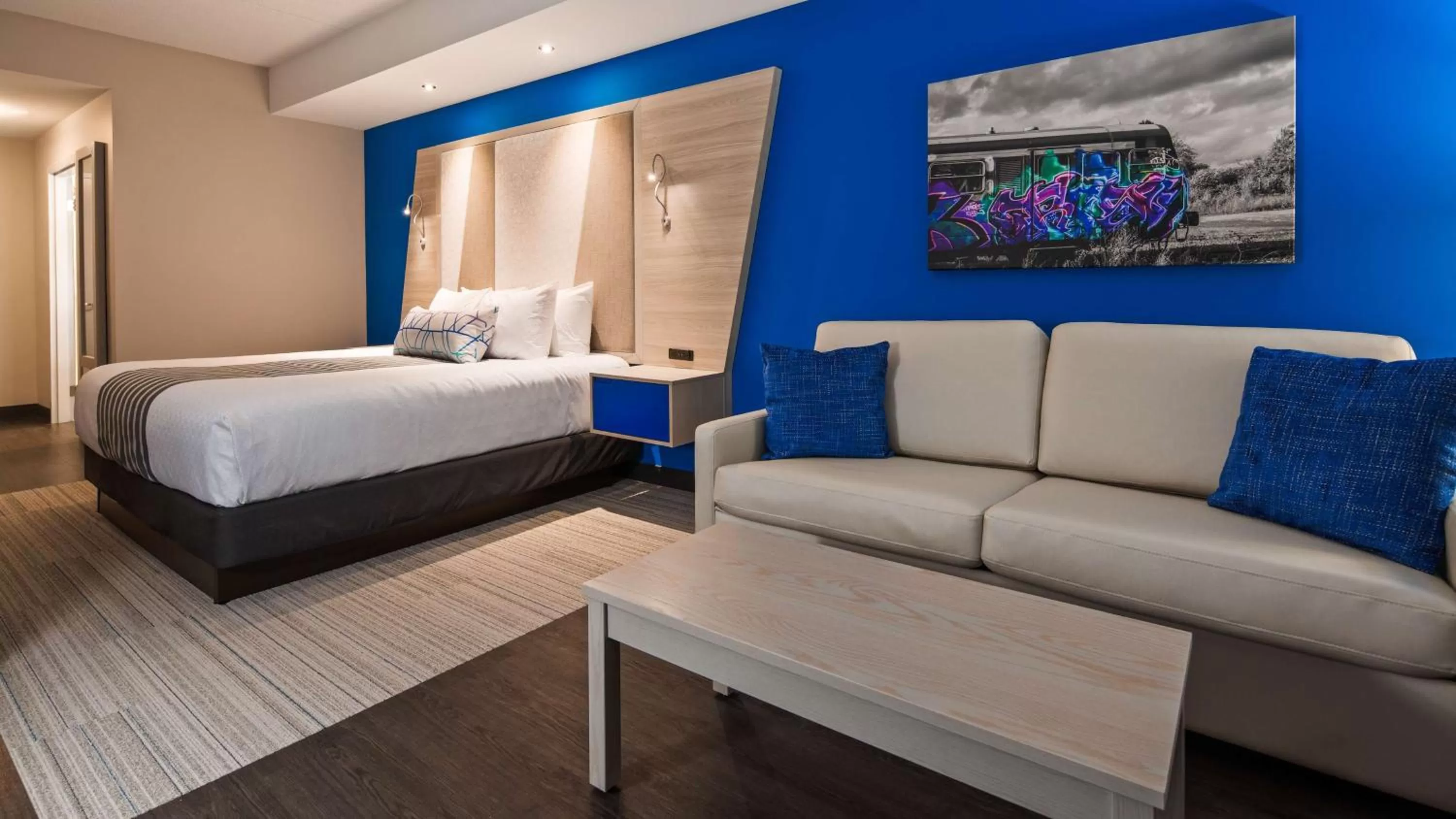 Photo of the whole room, Bed in Best Western Premier Winnipeg East