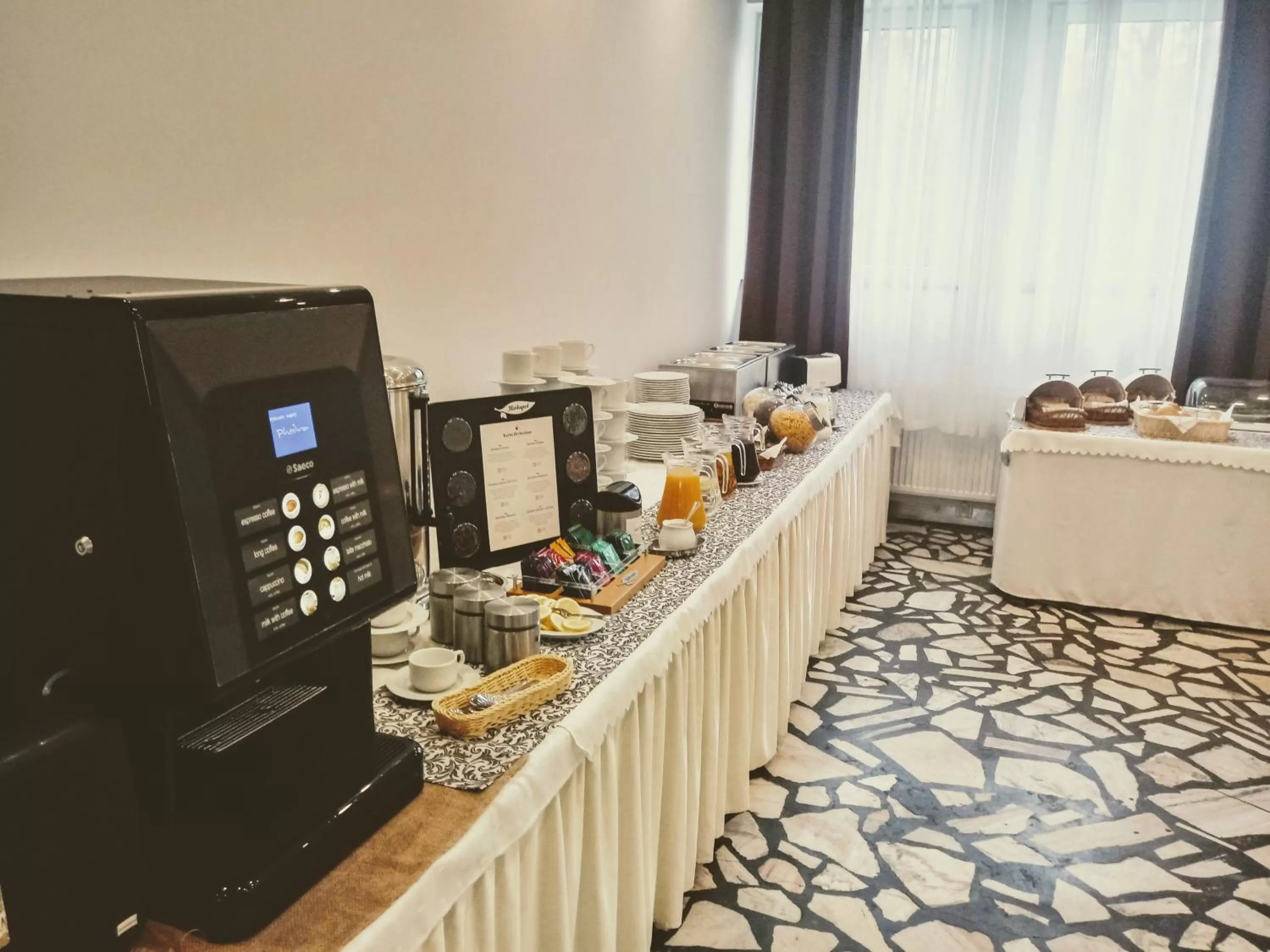 Buffet breakfast in Hotel Miłosz Restauracja, Basen dla dzieci, Sala Zabaw, Siłownia