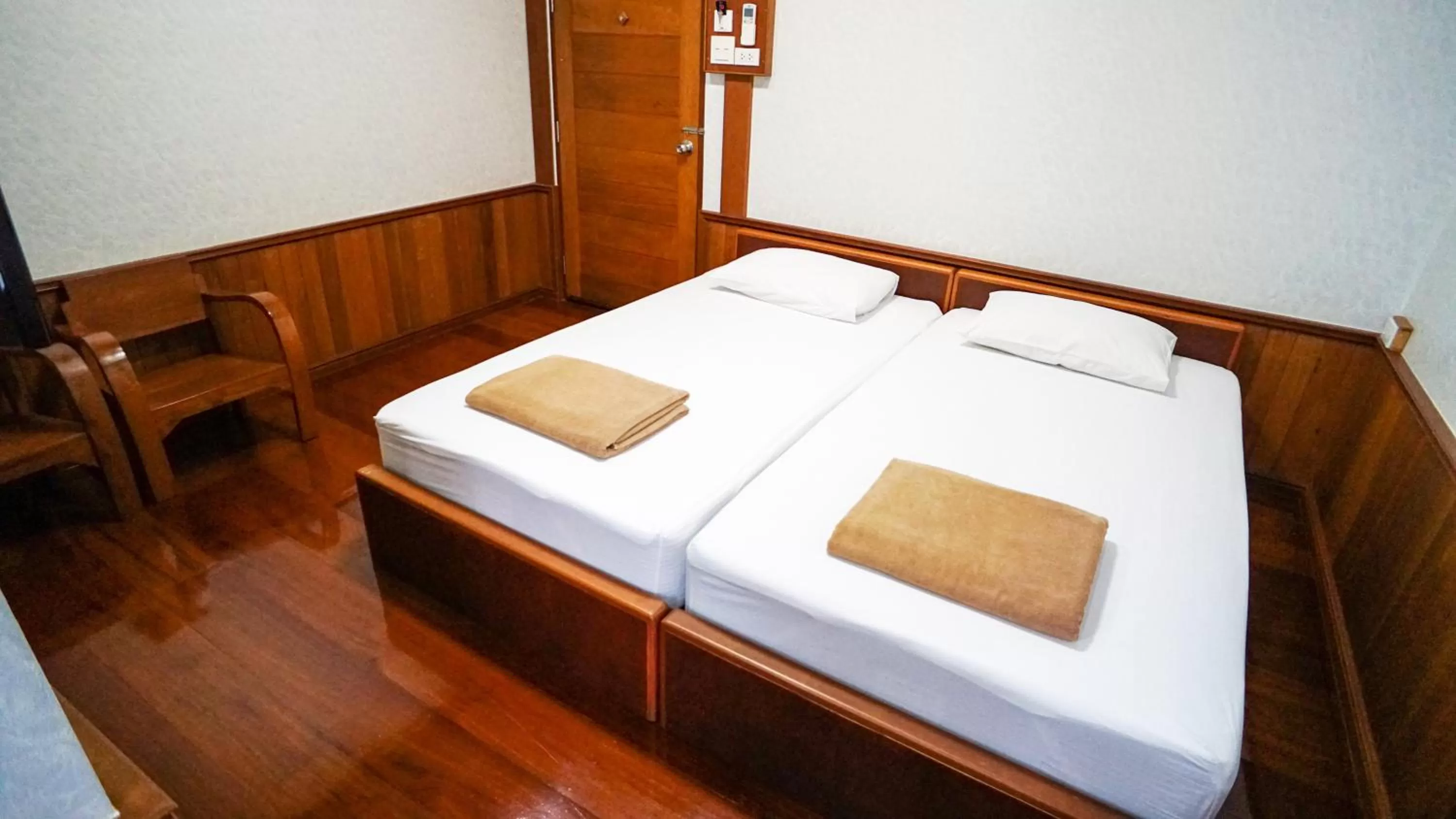 Bed in Baan Siriporn Resort - โรงแรมบ้านศิริพร รีสอร์ท