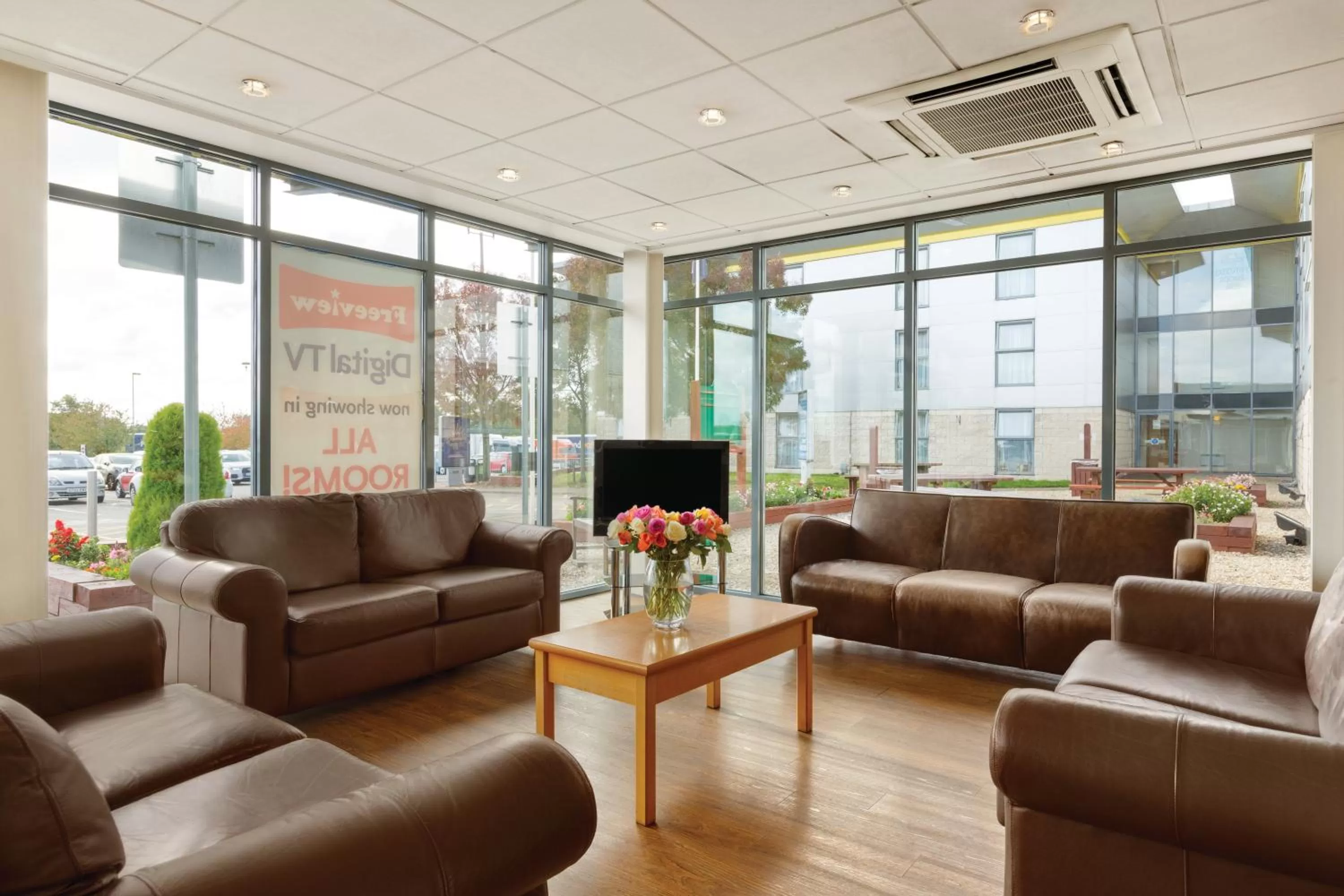 Lobby or reception in Days Inn Hotel Leicester
