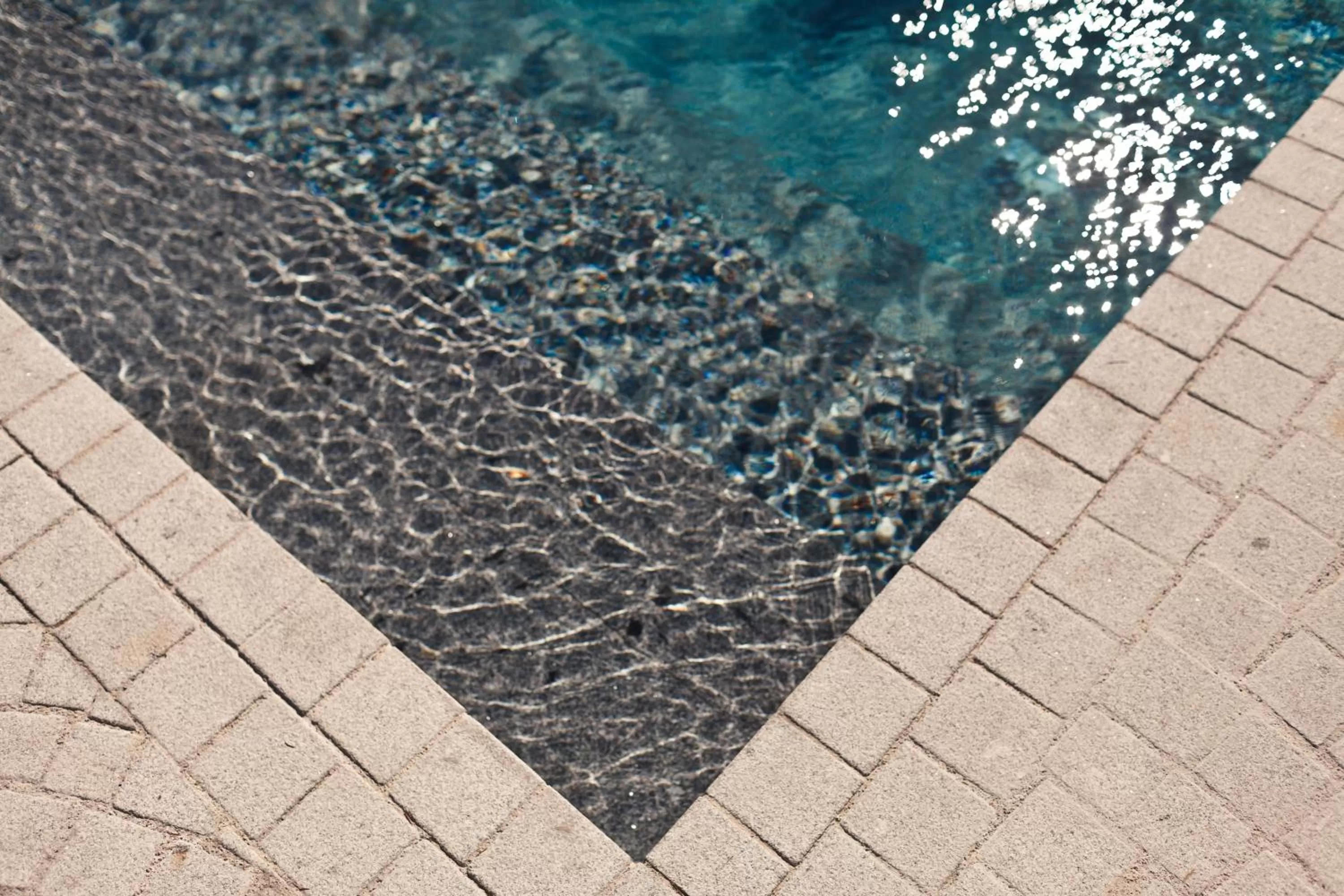 Swimming pool in GOLDEN TULIP CANNES HOTEL de PARIS