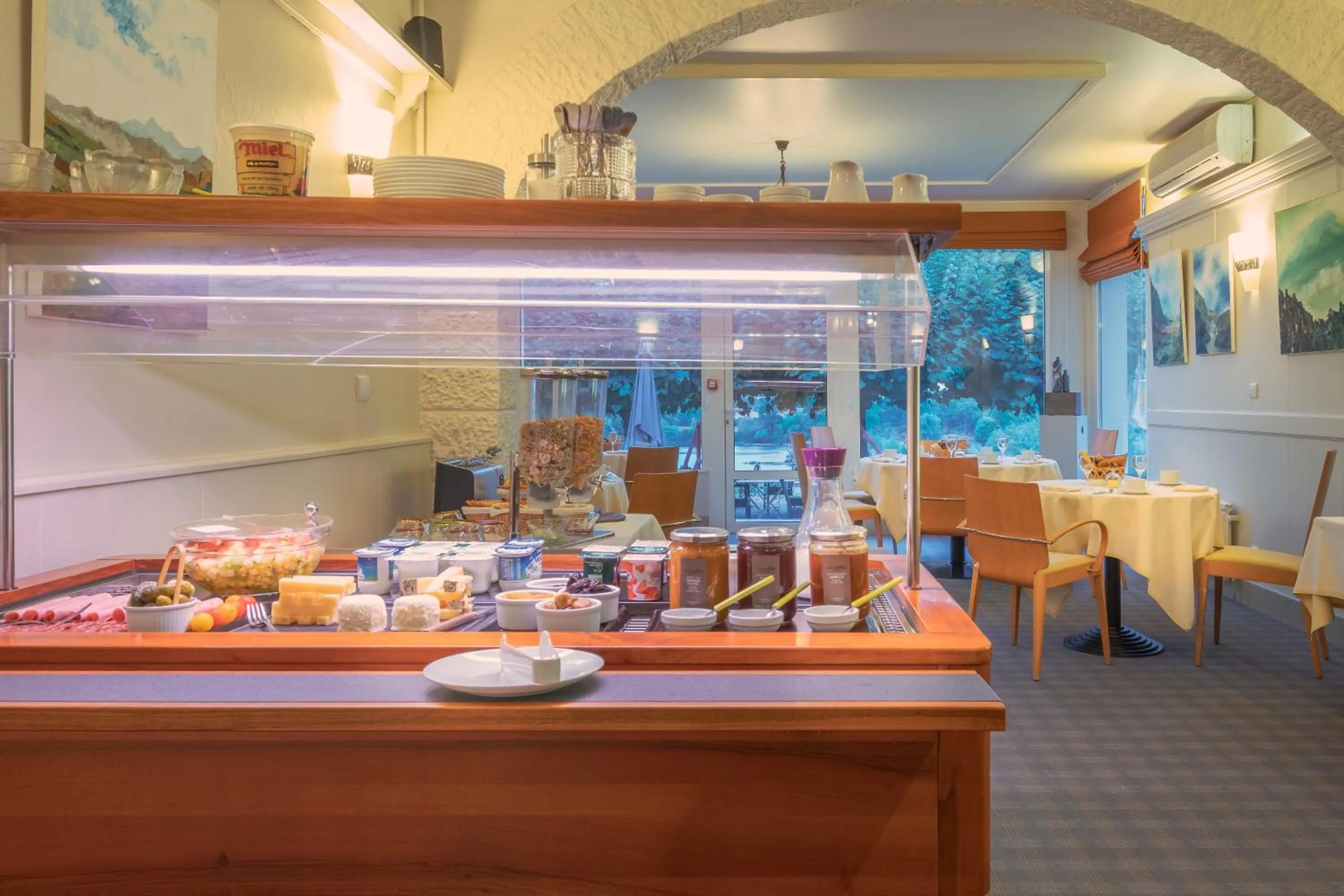 Restaurant/places to eat in Logis Hôtel Restaurant Le Coq Hardi