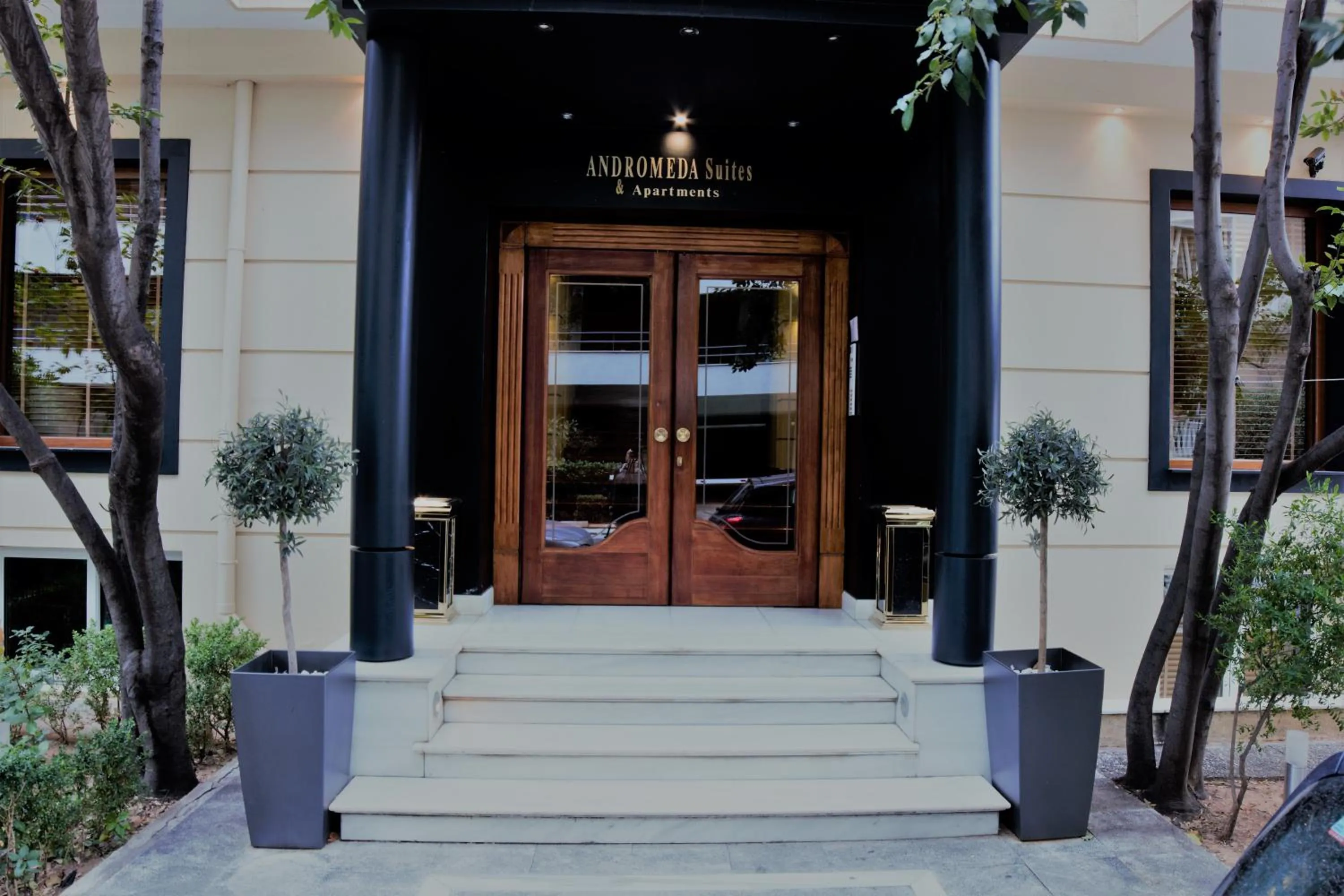 Facade/entrance in Andromeda Suites