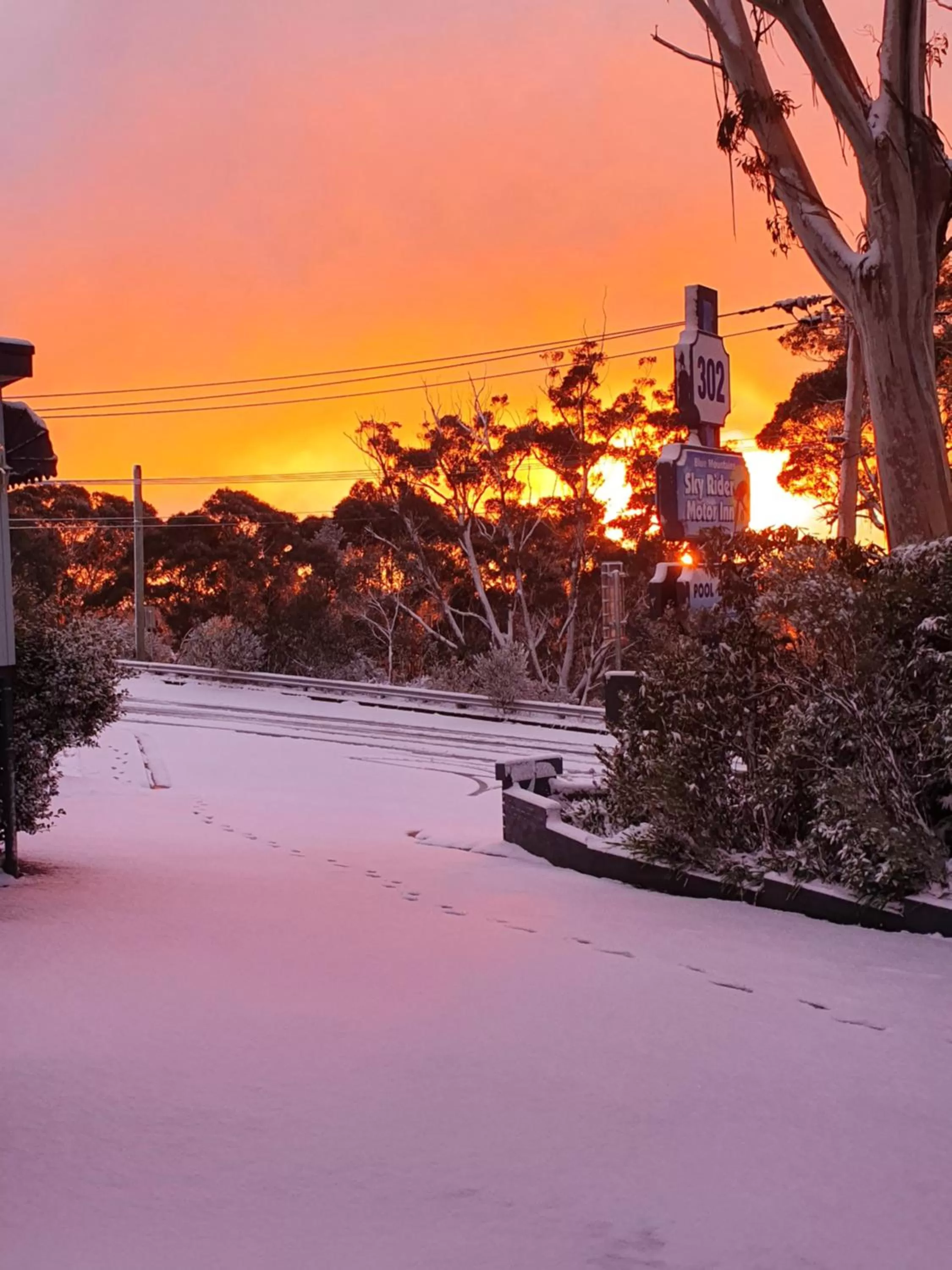 Sunrise in Sky Rider Motor Inn
