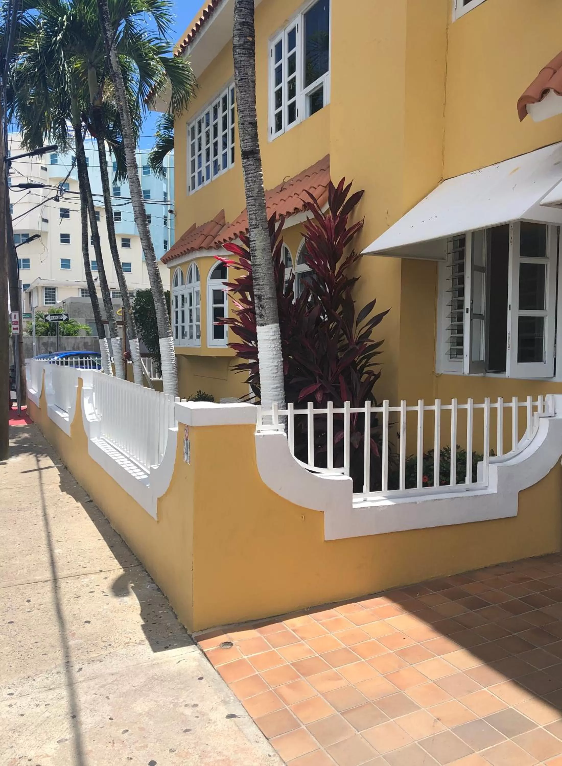 Property building in Hotel Villa del Sol