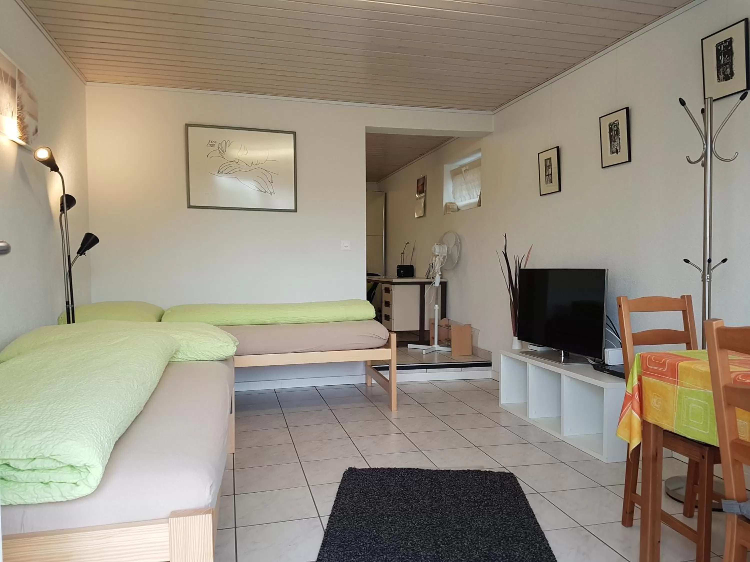 Photo of the whole room in BNB Tuileries