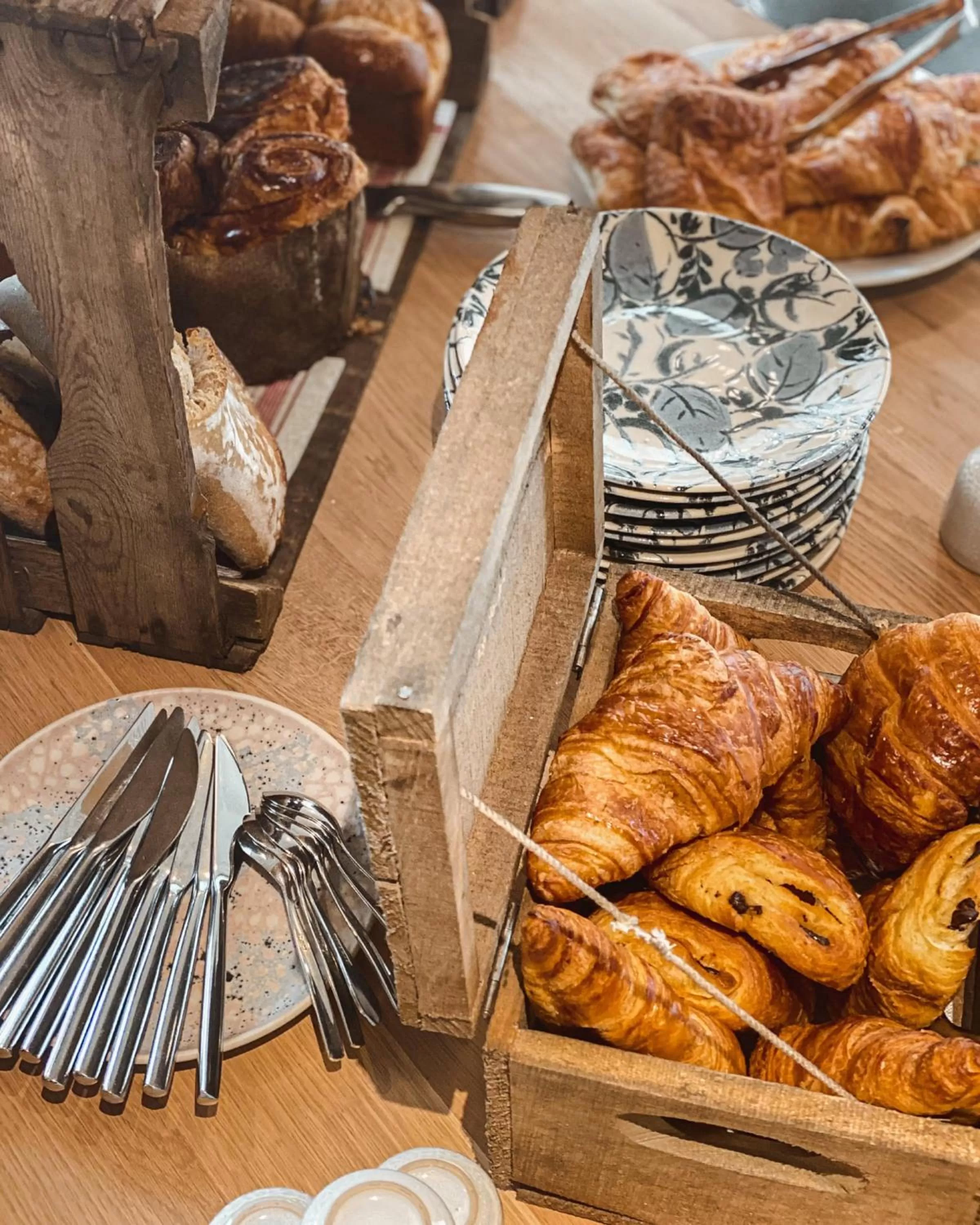 Breakfast in Mercure Château de Fontainebleau