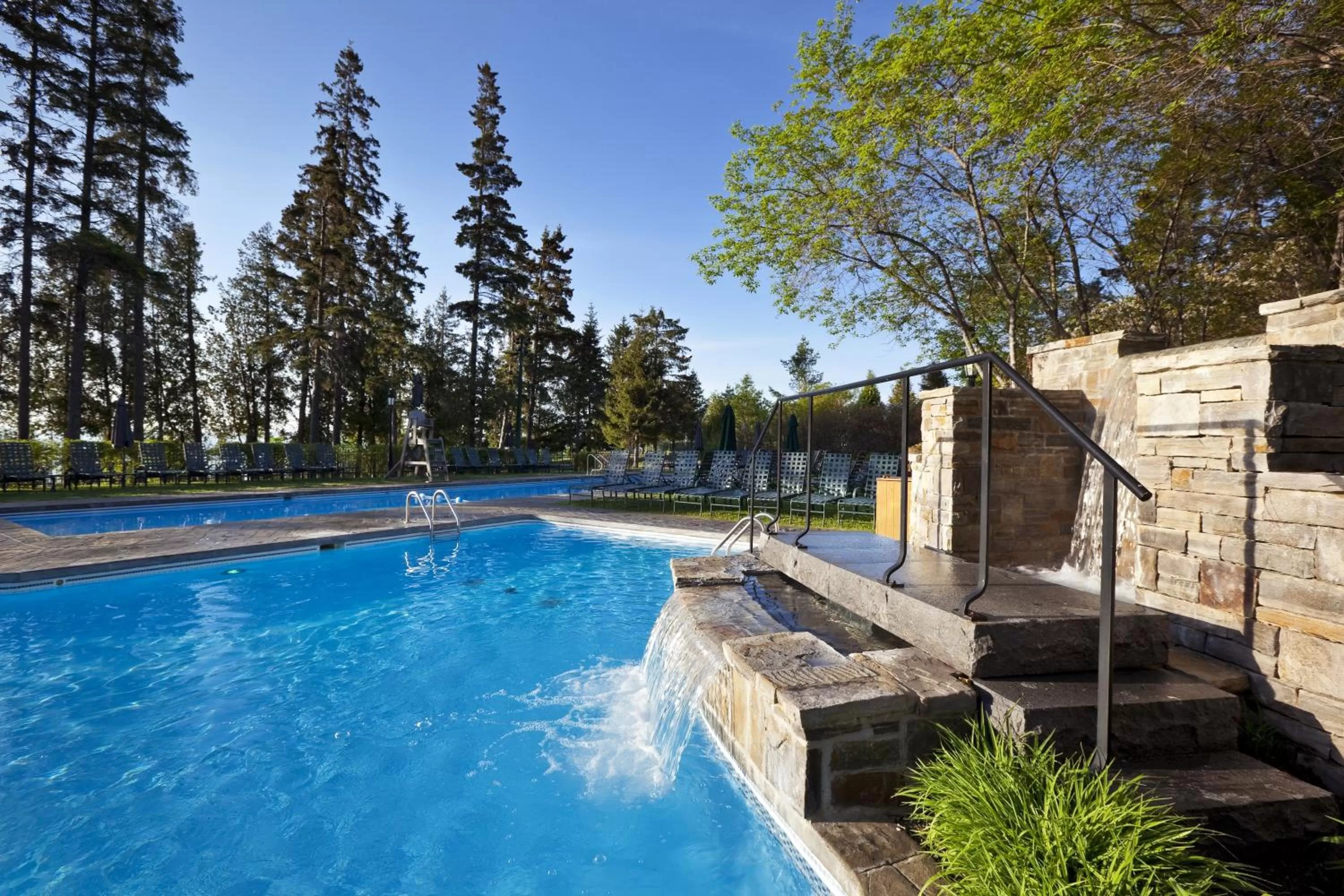 Swimming pool in Fairmont Le Manoir Richelieu