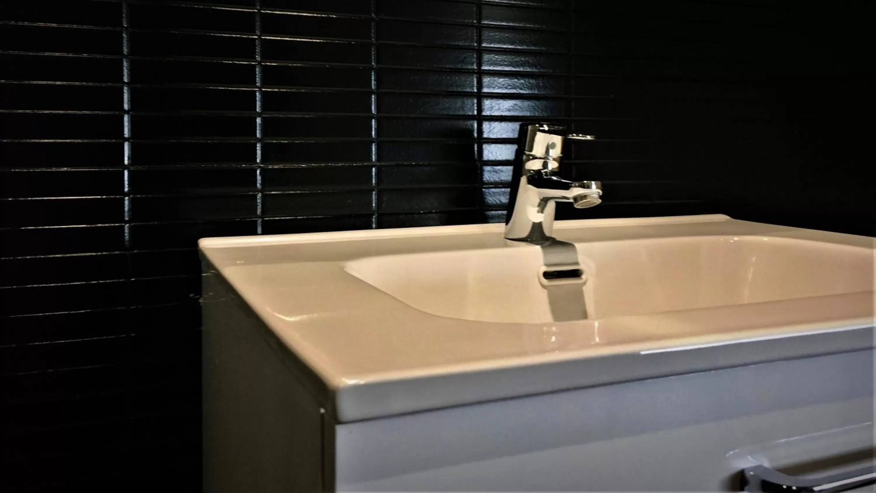 Bathroom in MD Modern Hotel - Jardines