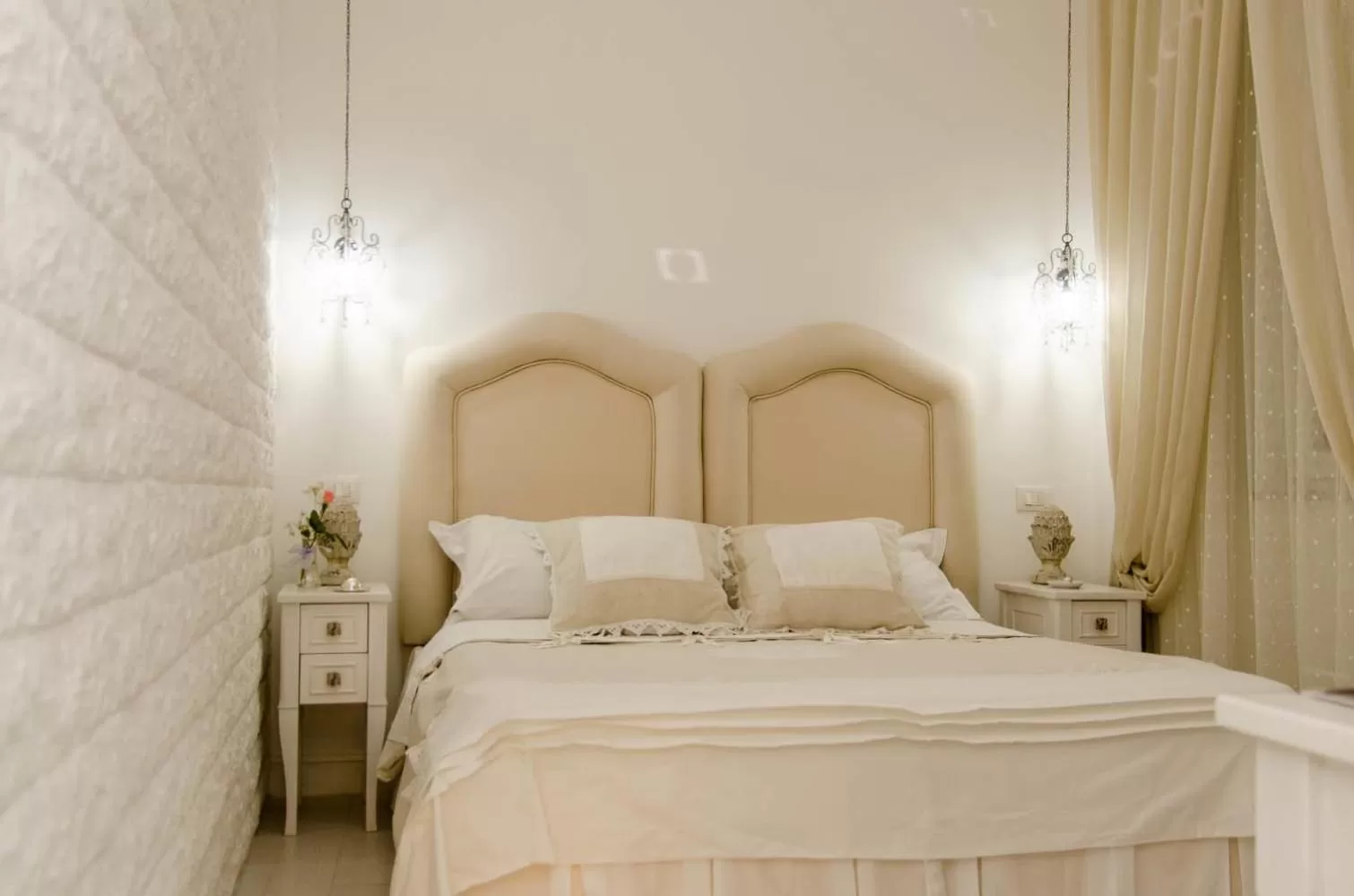 Photo of the whole room, Bed in Domus Rosa
