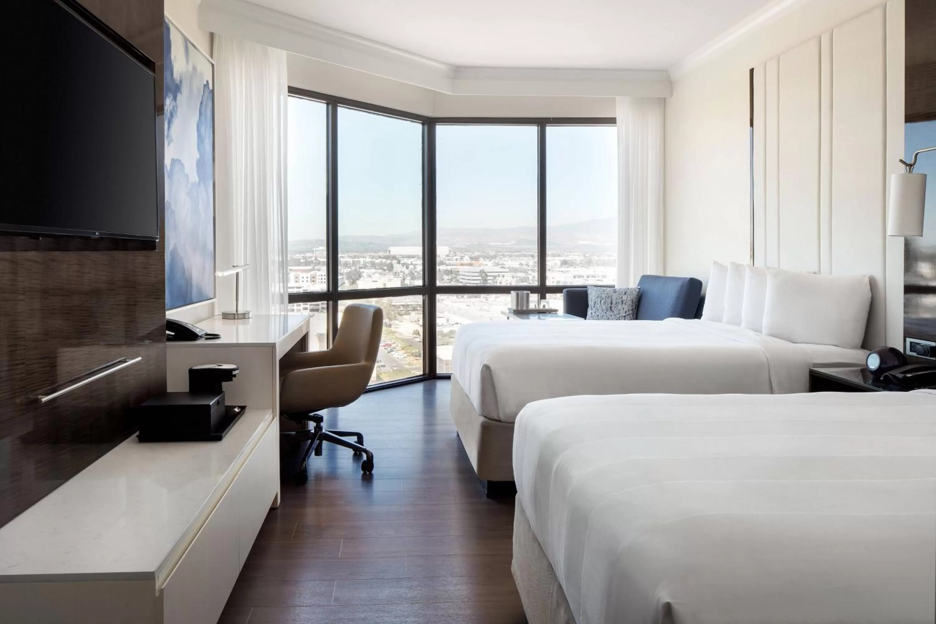 Photo of the whole room, Bed in Irvine Marriott