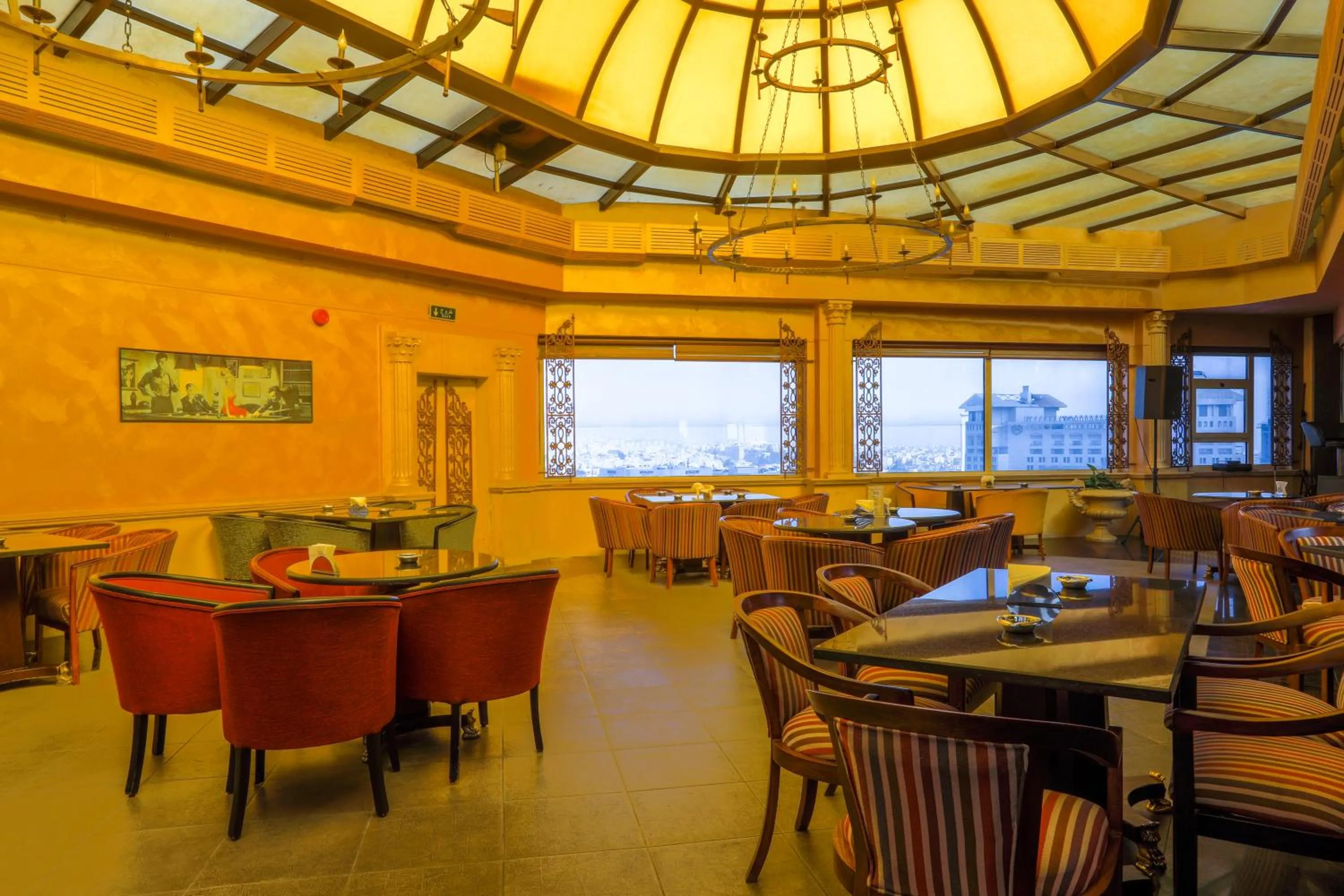 Restaurant/places to eat in Bristol Hotel