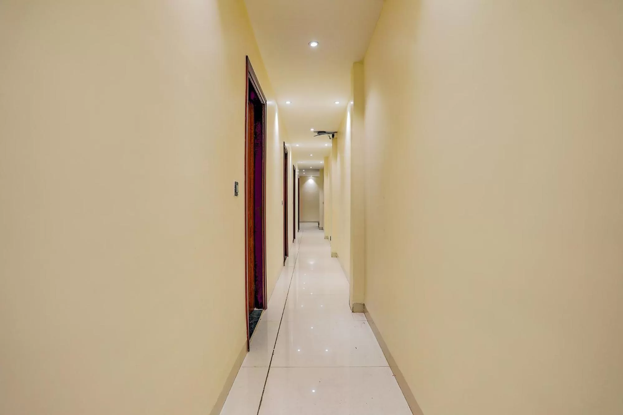 Lobby or reception in FabHotel Day2Day