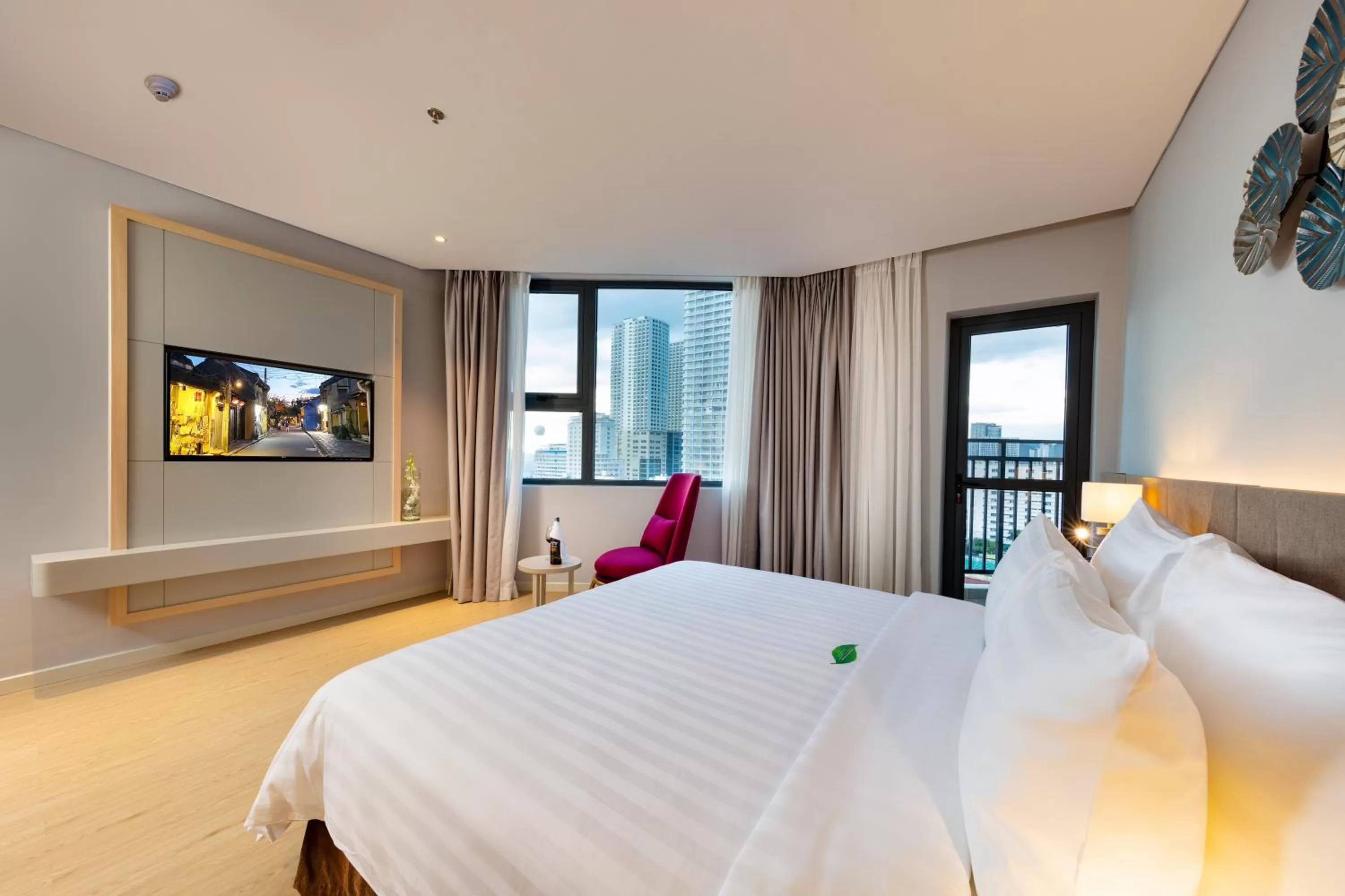 Bedroom, Bed in DQua Hotel