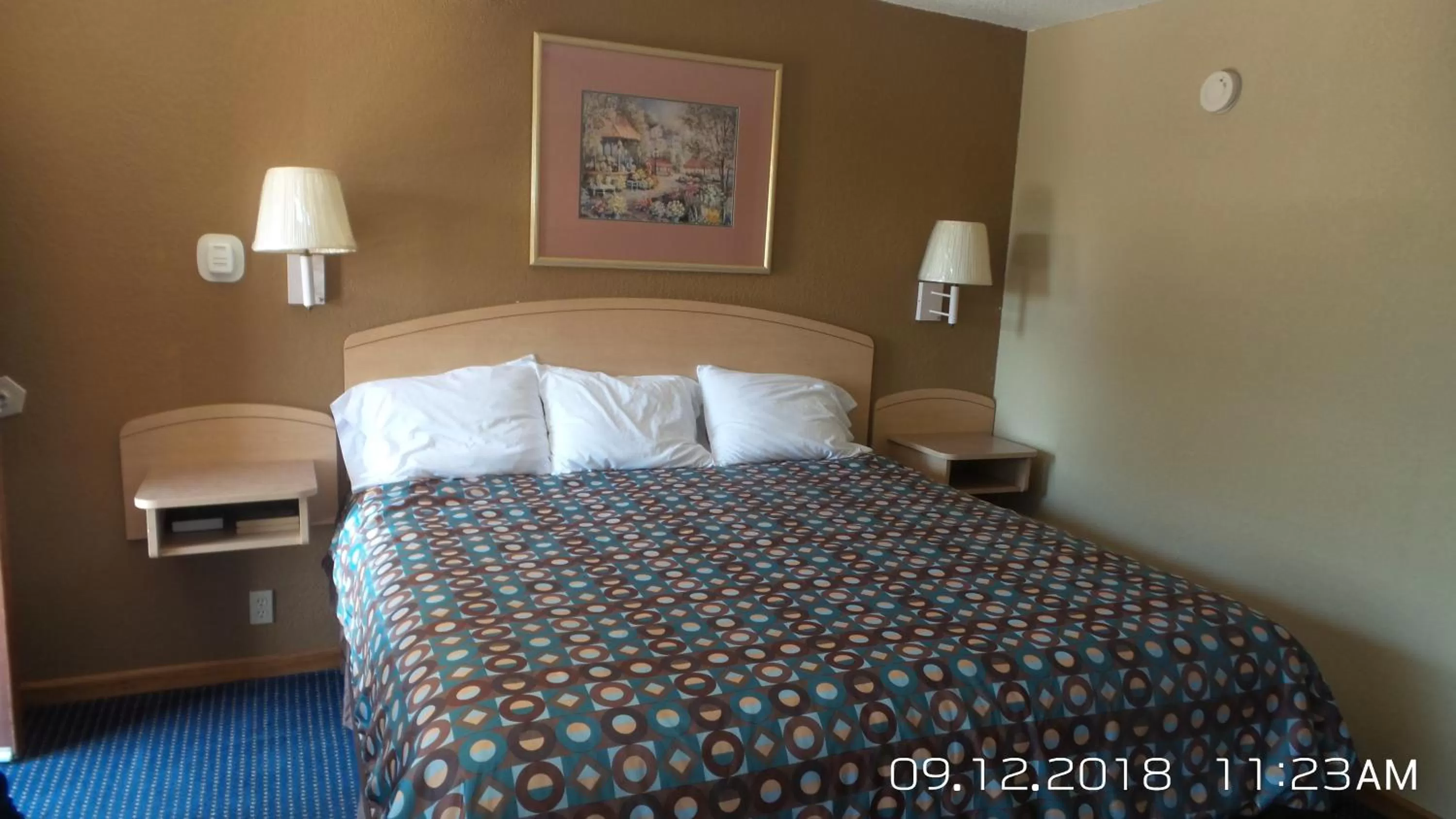 Bed in Rivers EDGE MOTEL