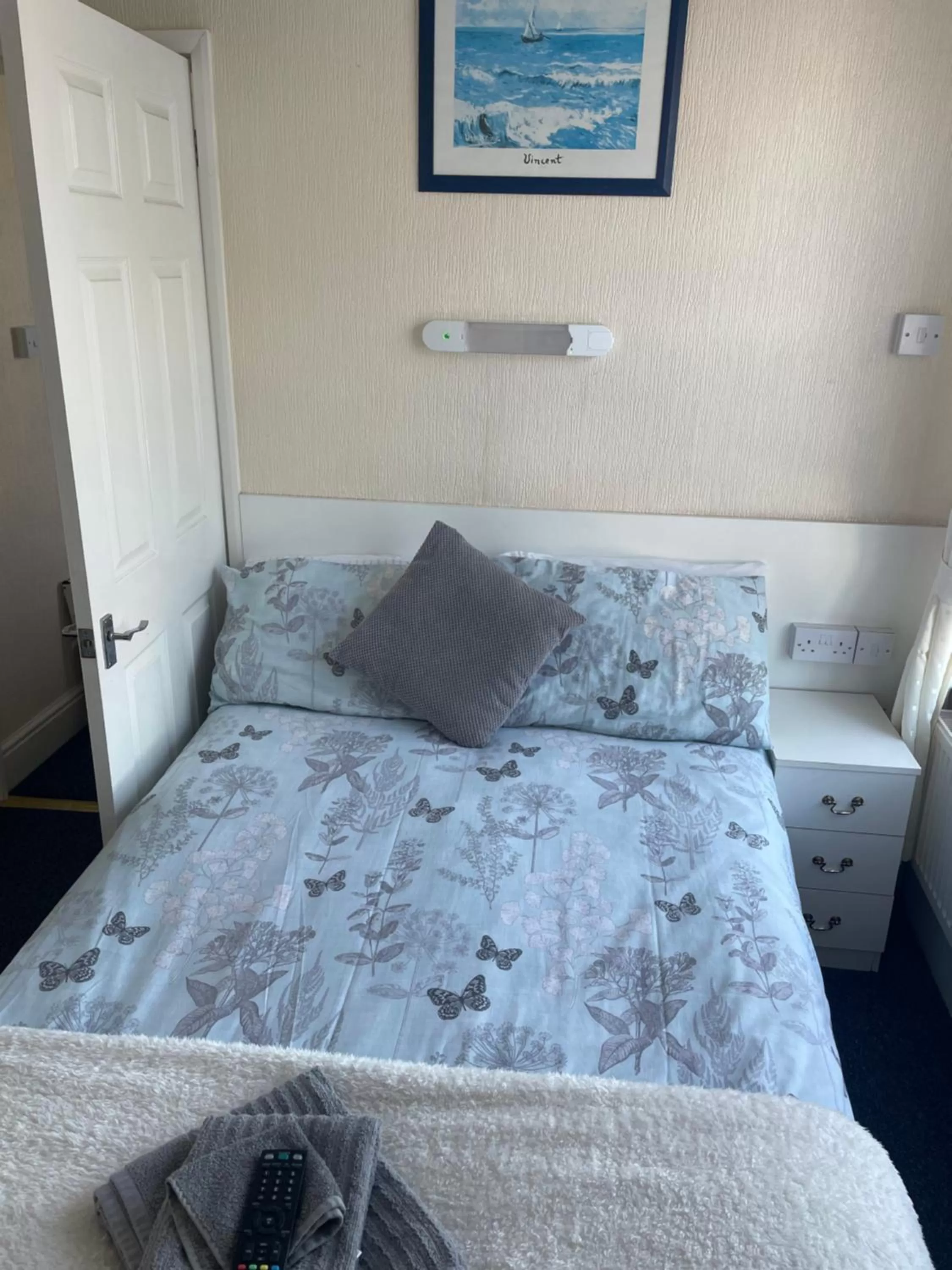 Bed in Ivydene Guest House