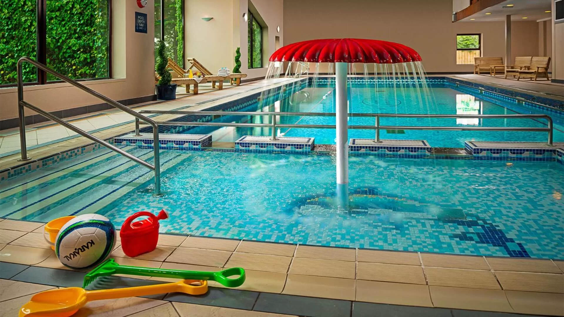 Swimming pool in Oranmore Lodge Hotel Conference And Leisure Centre Galway