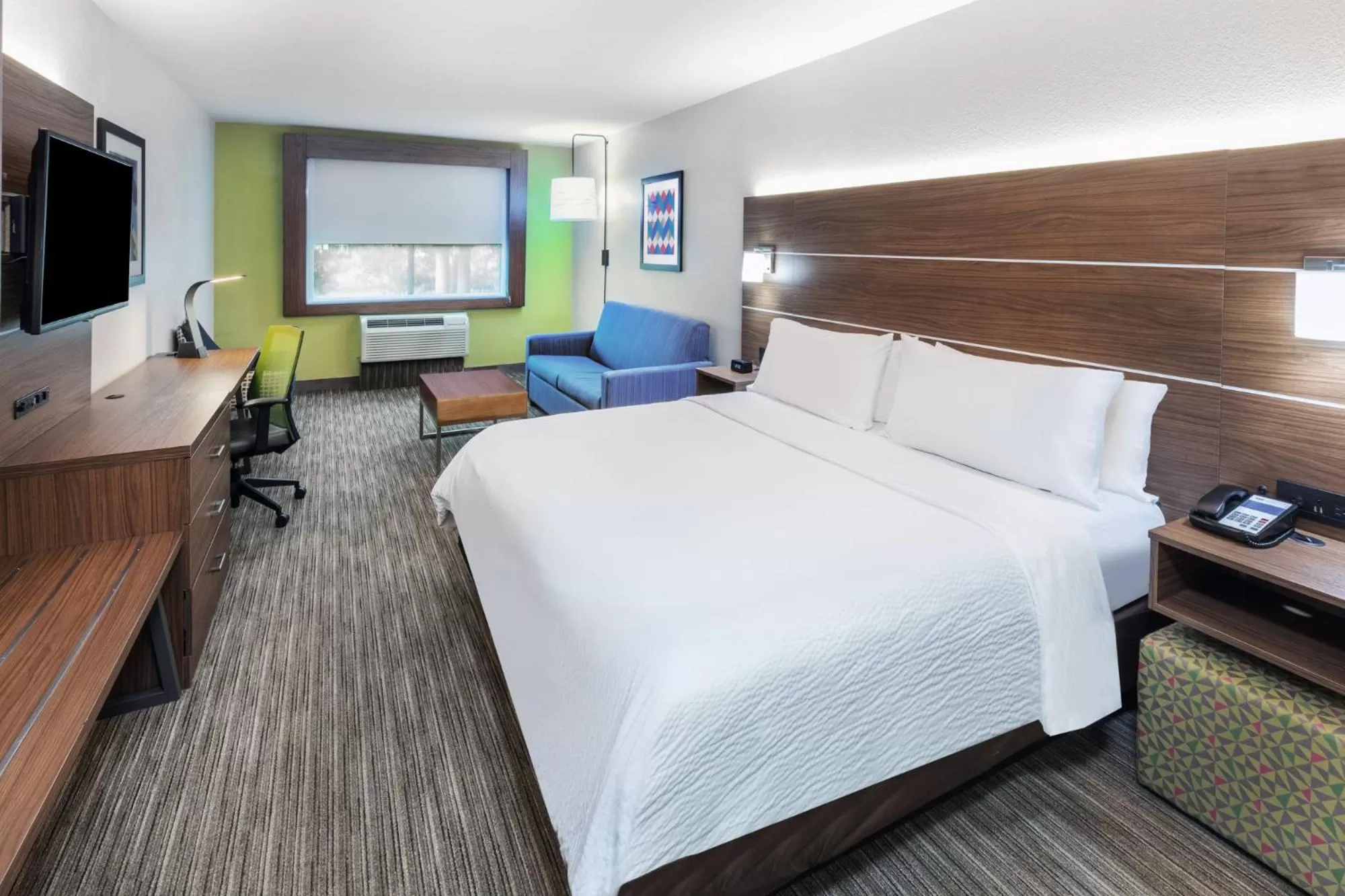 Guests, Bed in Holiday Inn Express & Suites Lafayette South by IHG