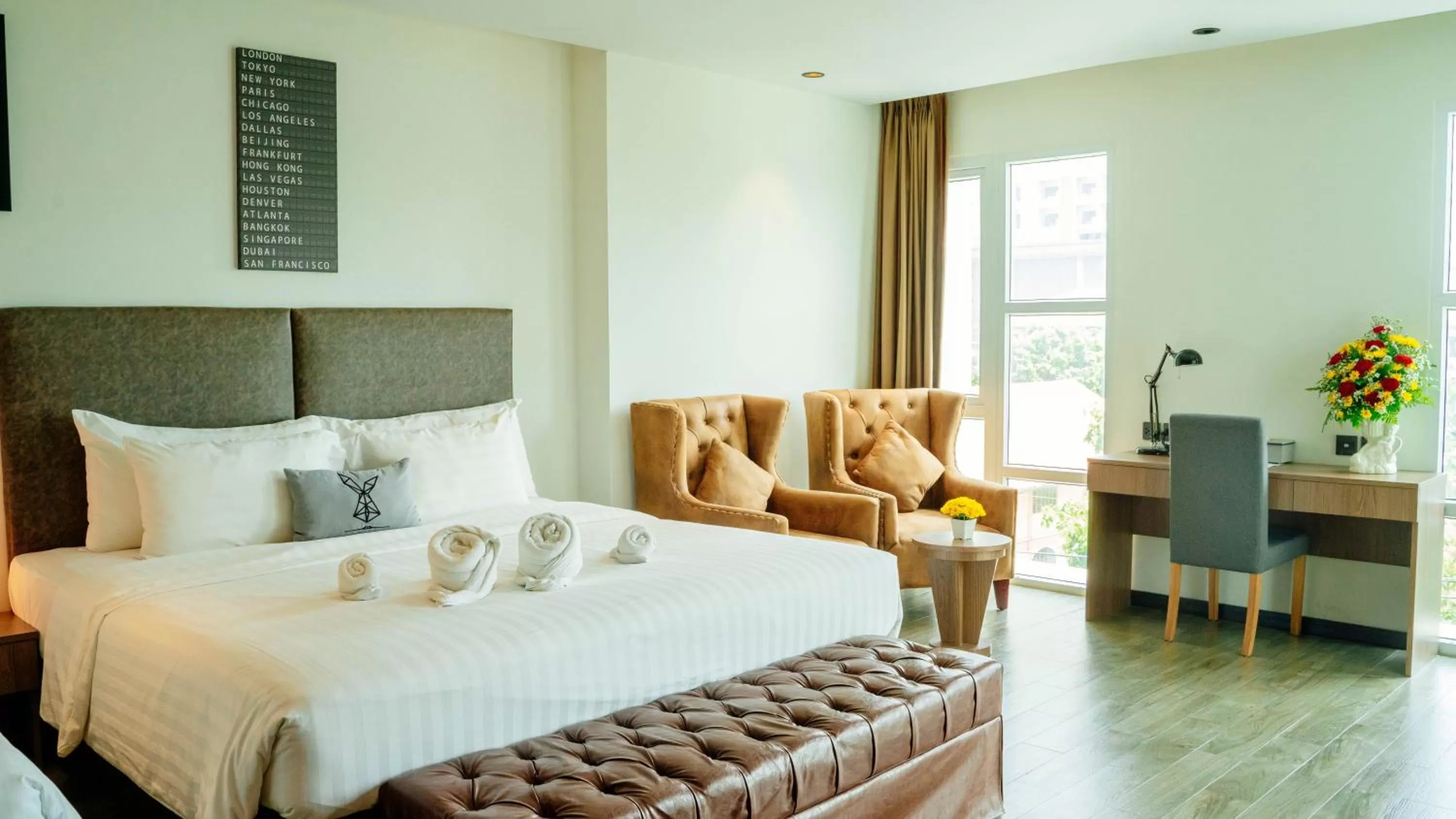 Bed in SureStay Plus by Best Western T Pattaya