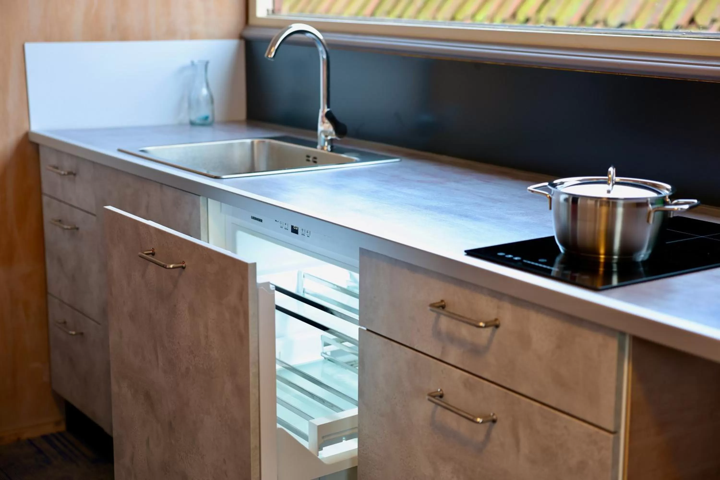 Kitchen or kitchenette in B & B Marrum Hotel Marrum