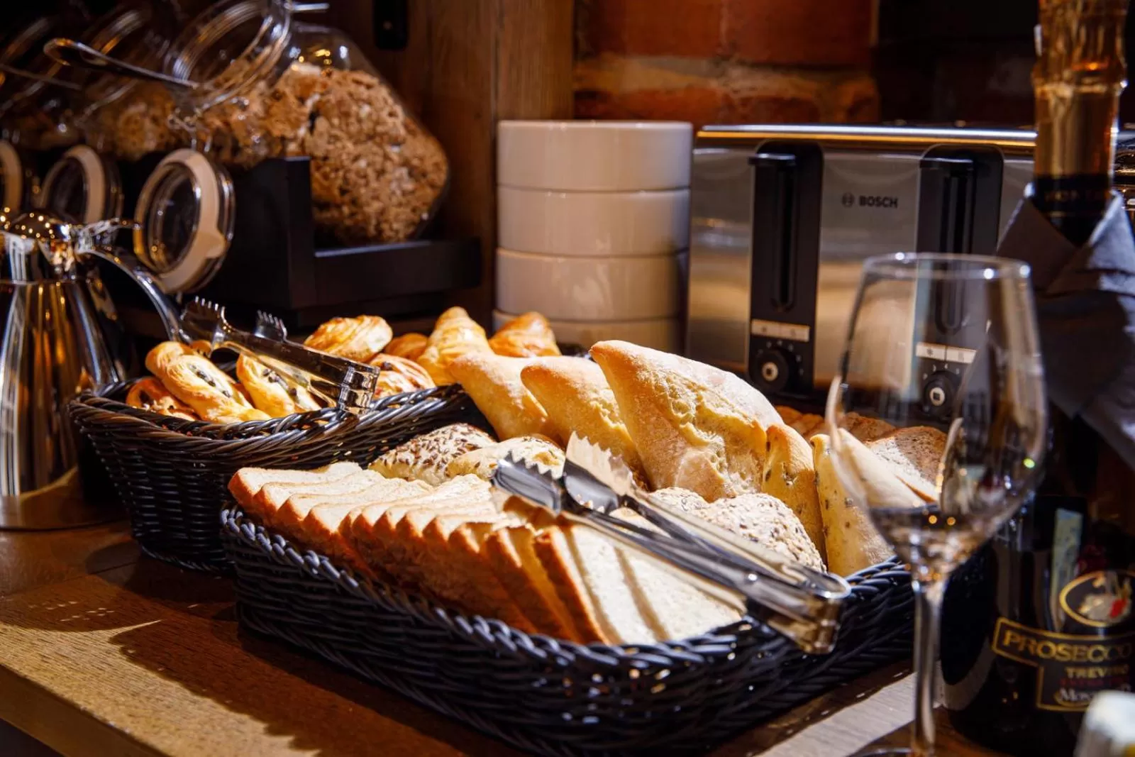 Breakfast in ALBERT RESIDENCE Brasov with complimentary parking and 10 percent Food and Drinks