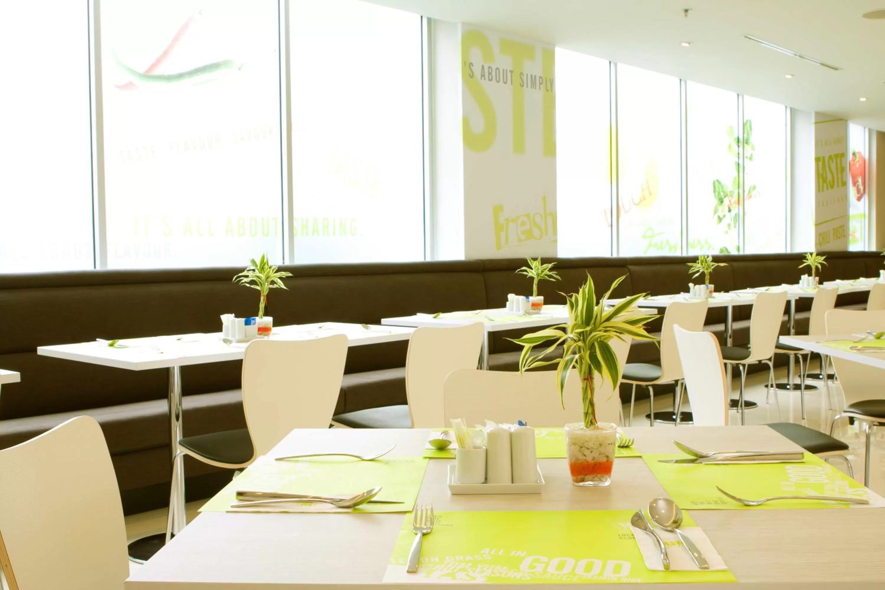 Restaurant/places to eat in ibis Bangkok Sathorn