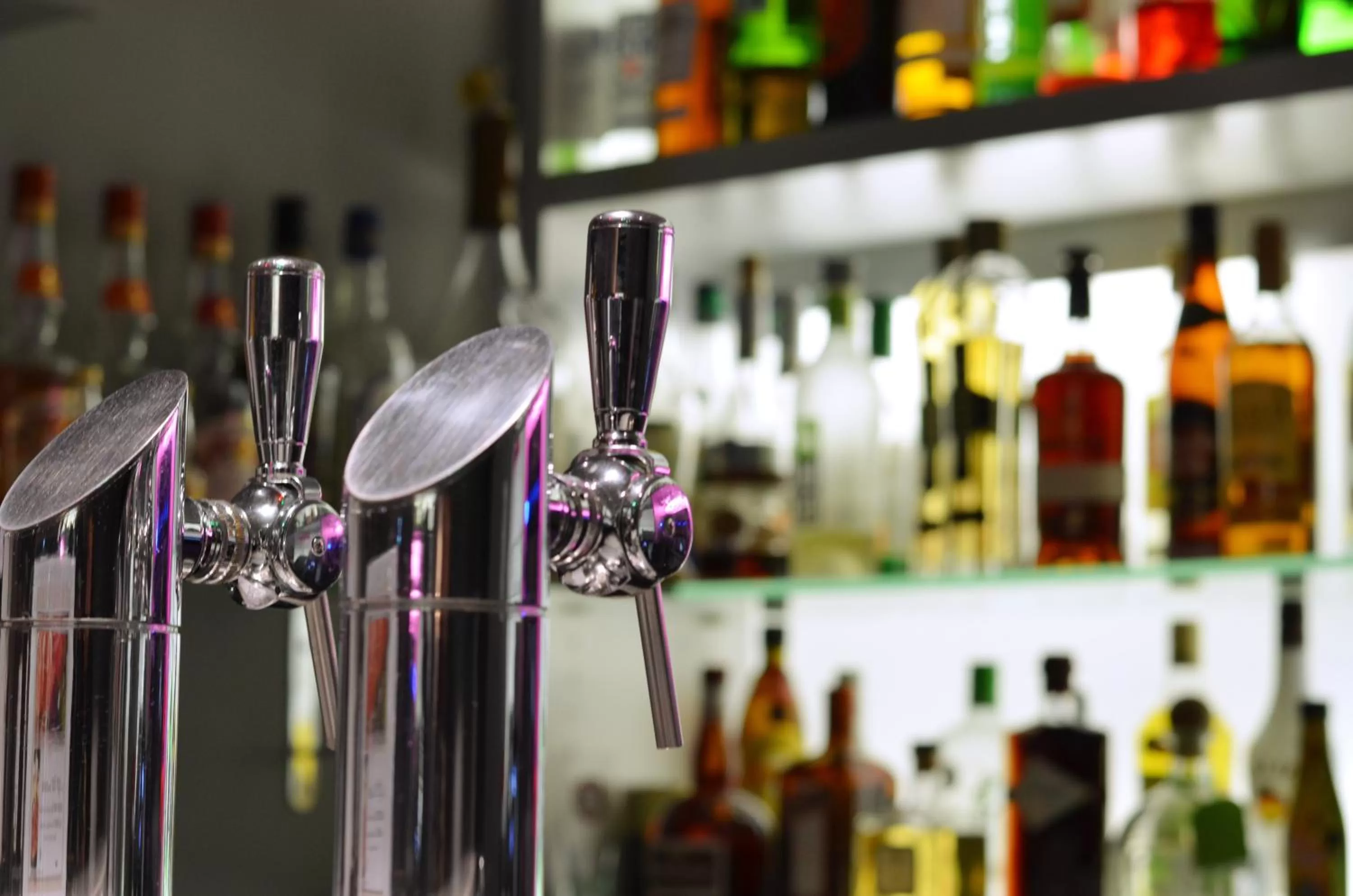 Lounge or bar in Holiday Inn Dijon Toison D'or by IHG