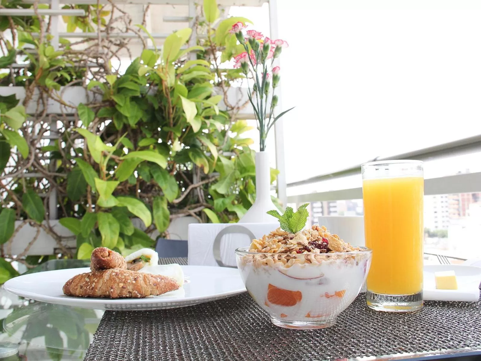 Breakfast in Now Hotel Cali