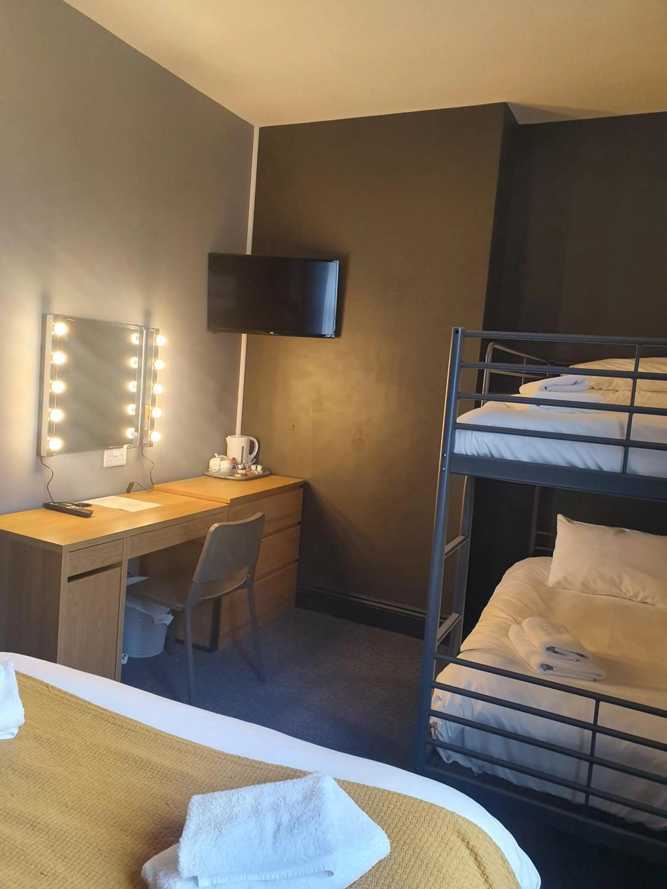 Bedroom in The Punch Bowl