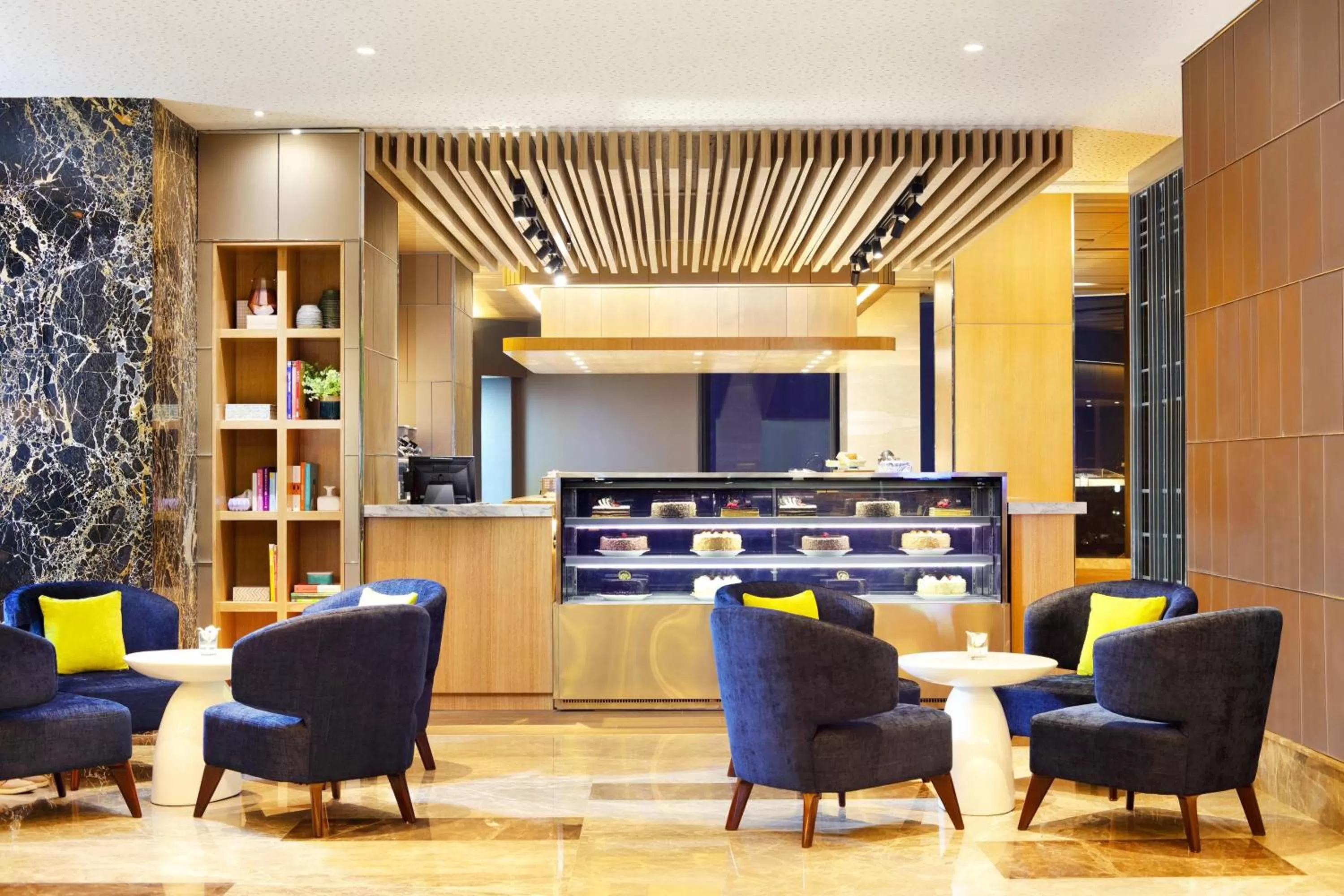 Restaurant/places to eat in Four Points by Sheraton Surabaya, Tunjungan Plaza