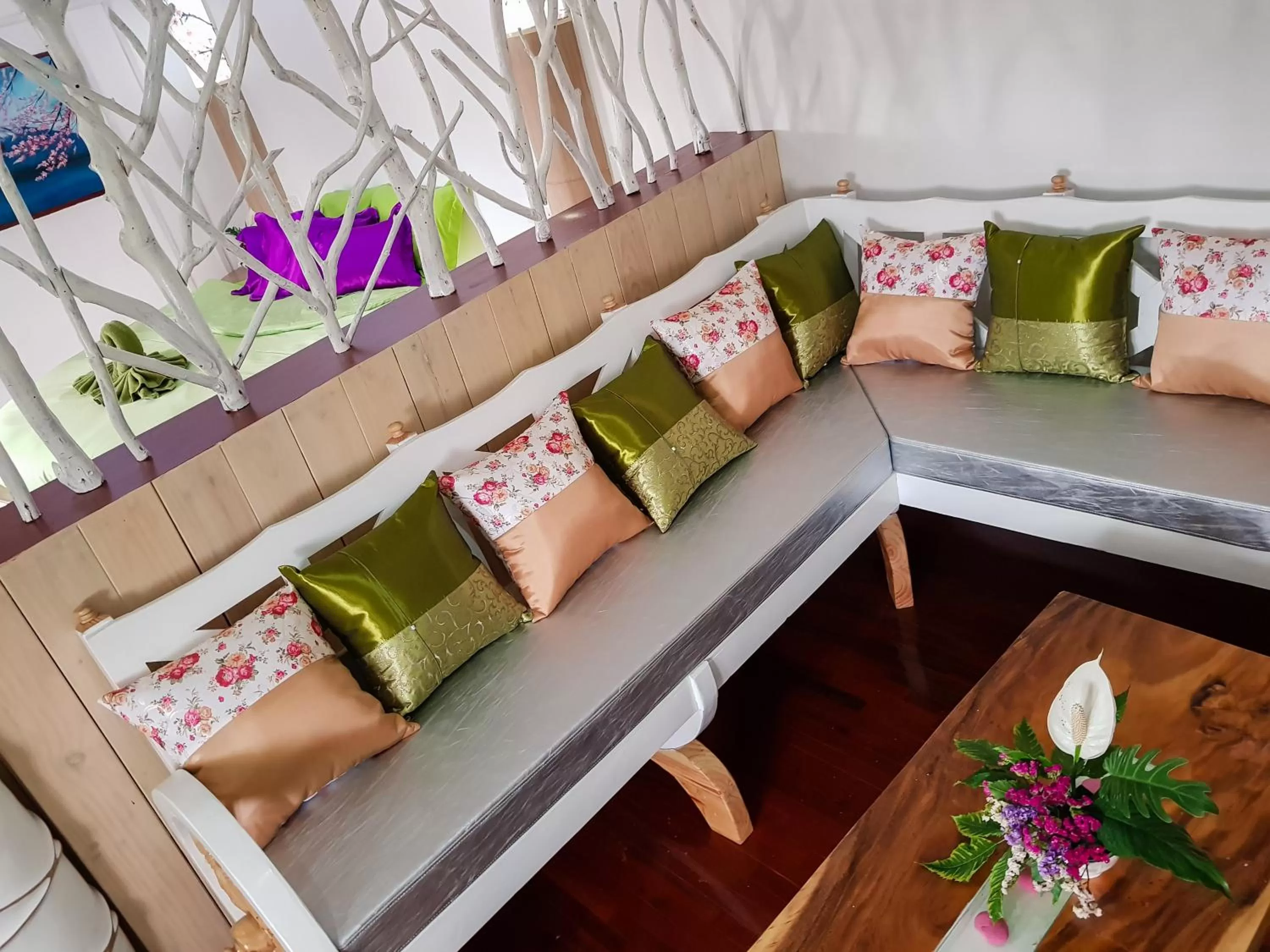 Photo of the whole room, Bed in Olivier Boutique