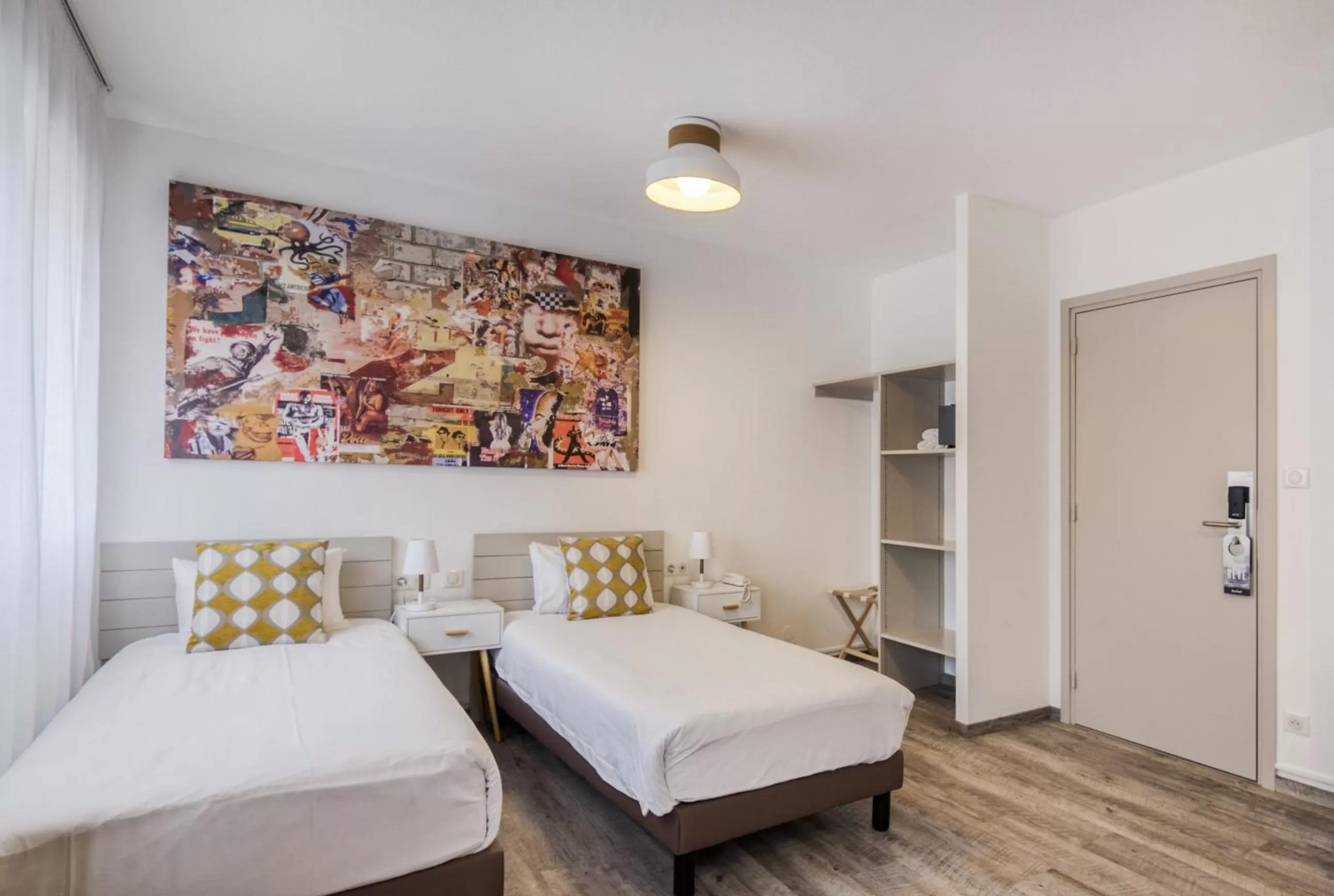 Photo of the whole room in La Maison Hôtel Mulhouse Centre