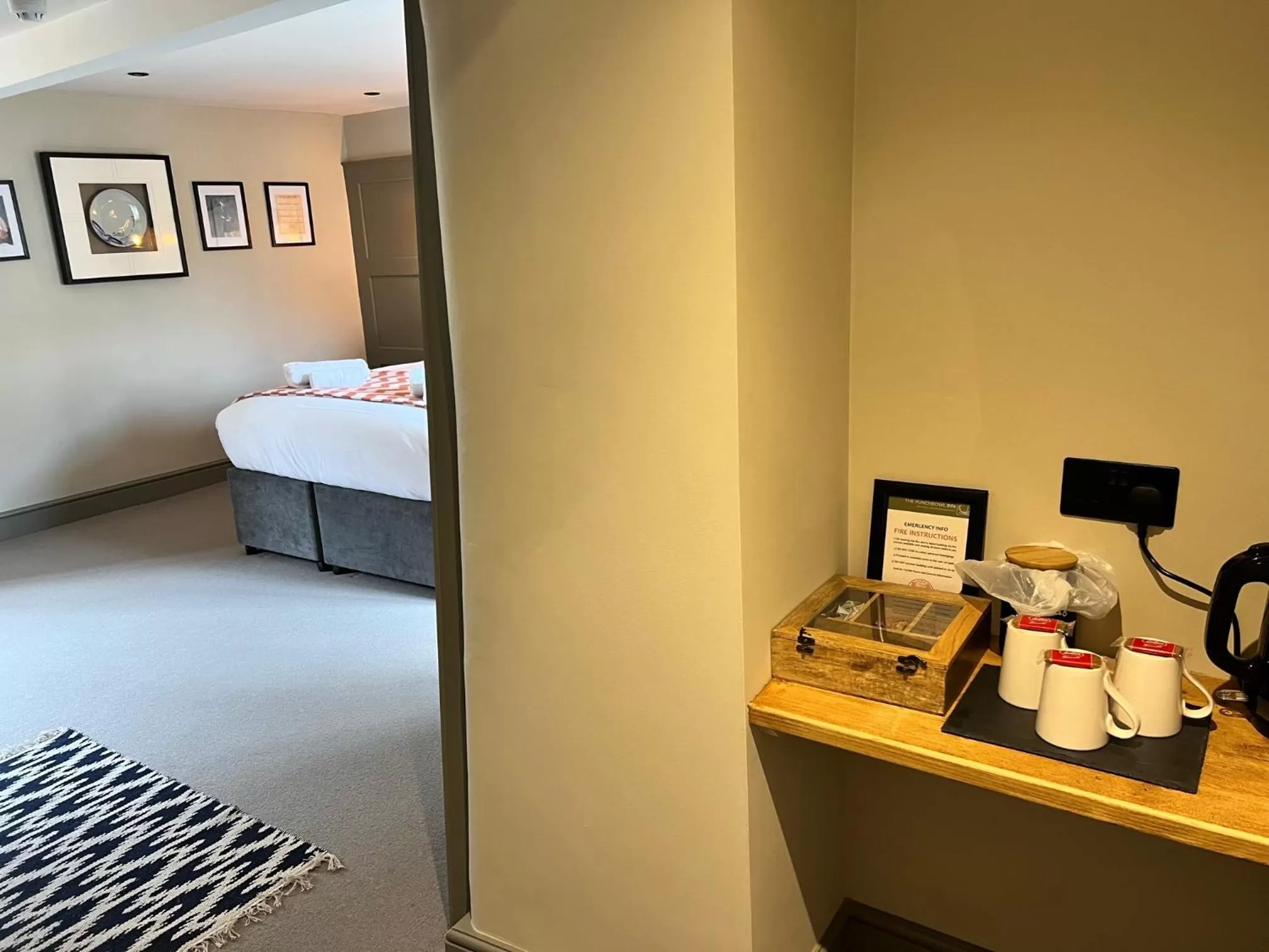 Bedroom, Bed in The Punchbowl Inn