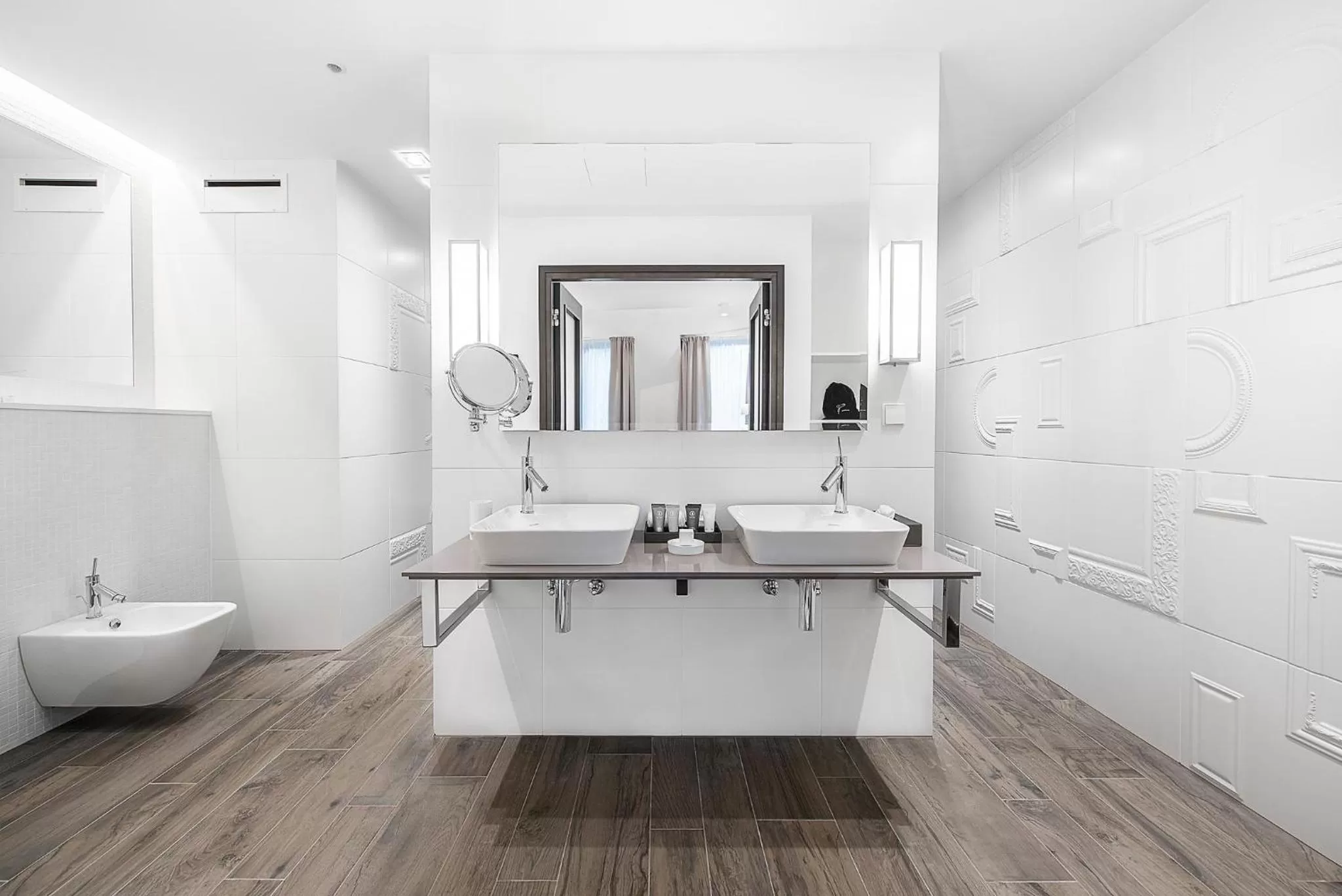 Bathroom in Lydia Hotel