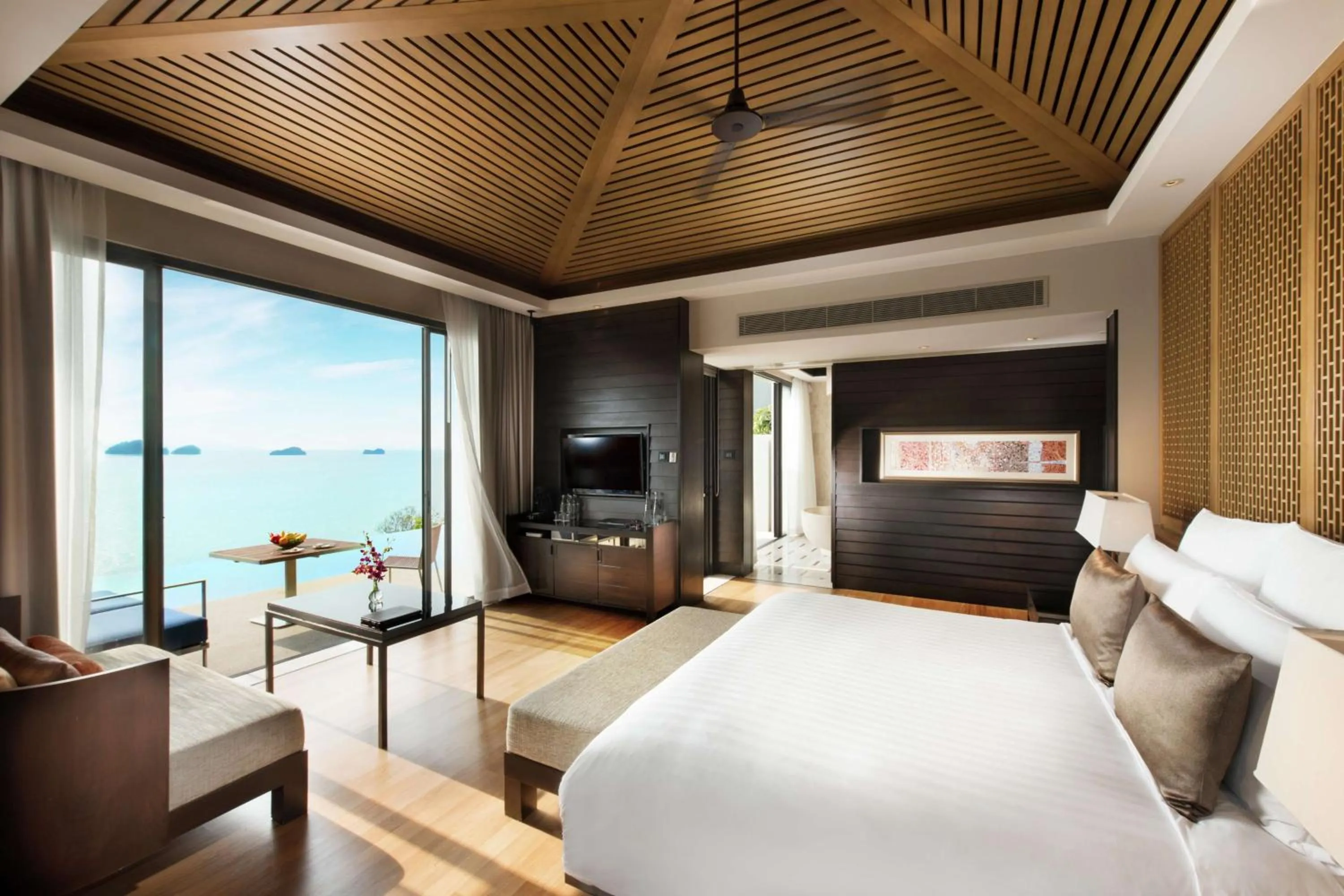View (from property/room), Bed in Conrad Koh Samui