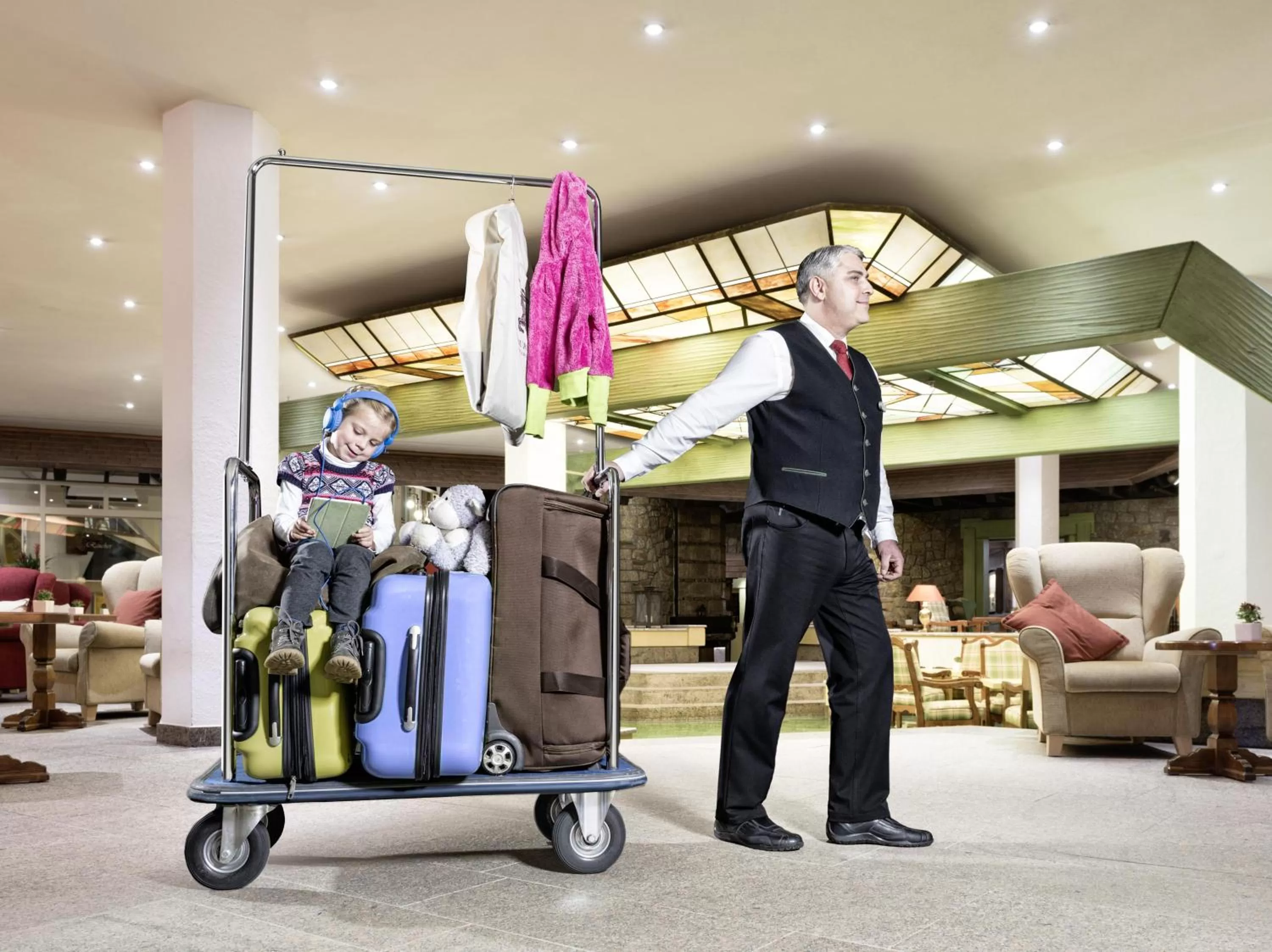 Lobby or reception in Hotel Vier Jahreszeiten am Schluchsee