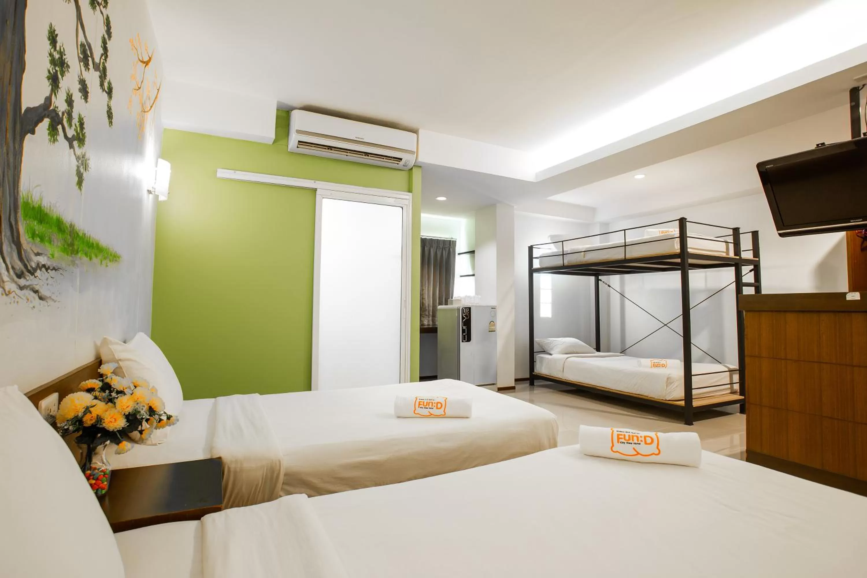 Photo of the whole room, Bed in Fun-D City View SHA Plus