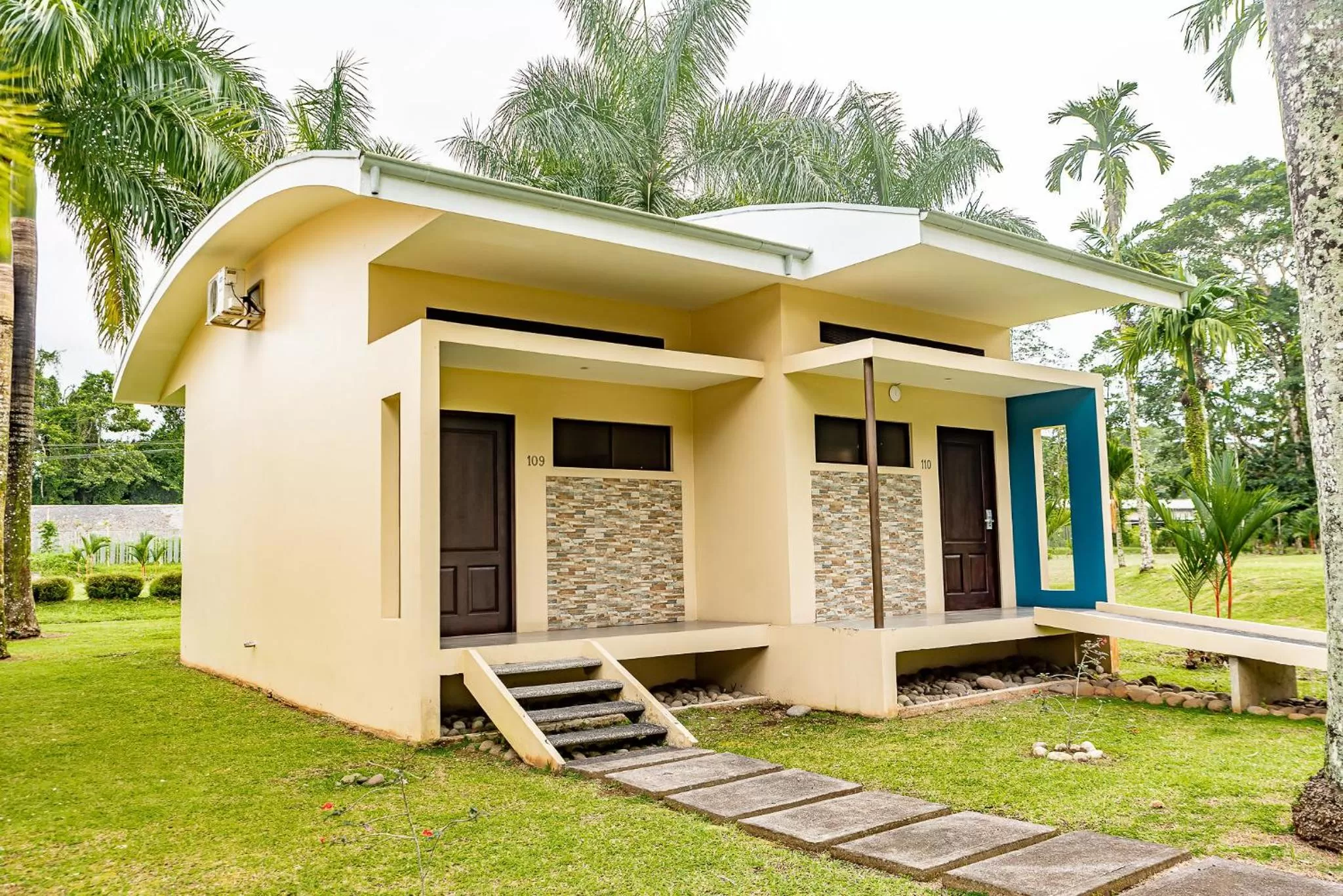 Property building in Hotel Los Rios