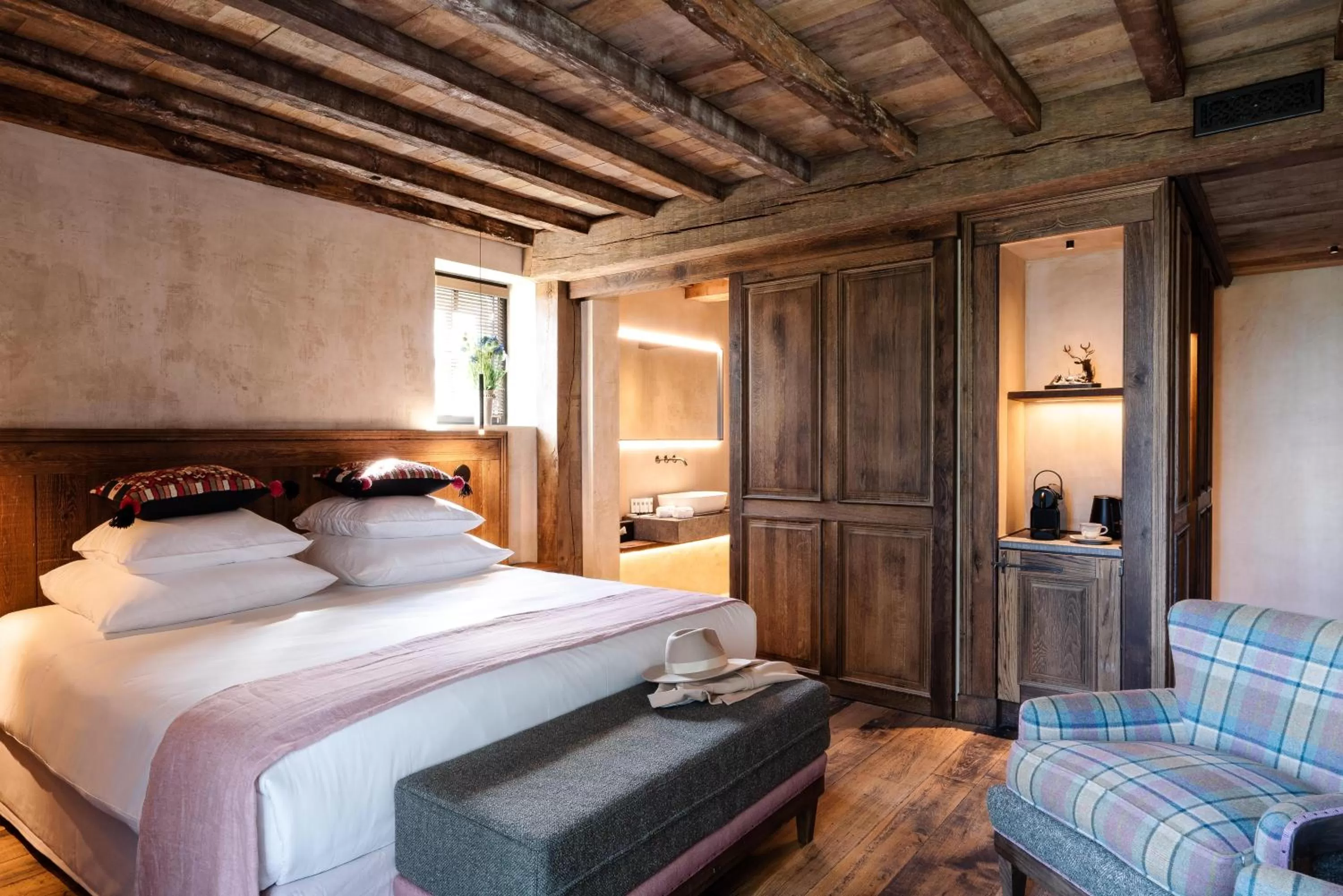 Photo of the whole room, Bed in La Ferme Saint Simeon Hotel & Spa - Relais & Chateaux