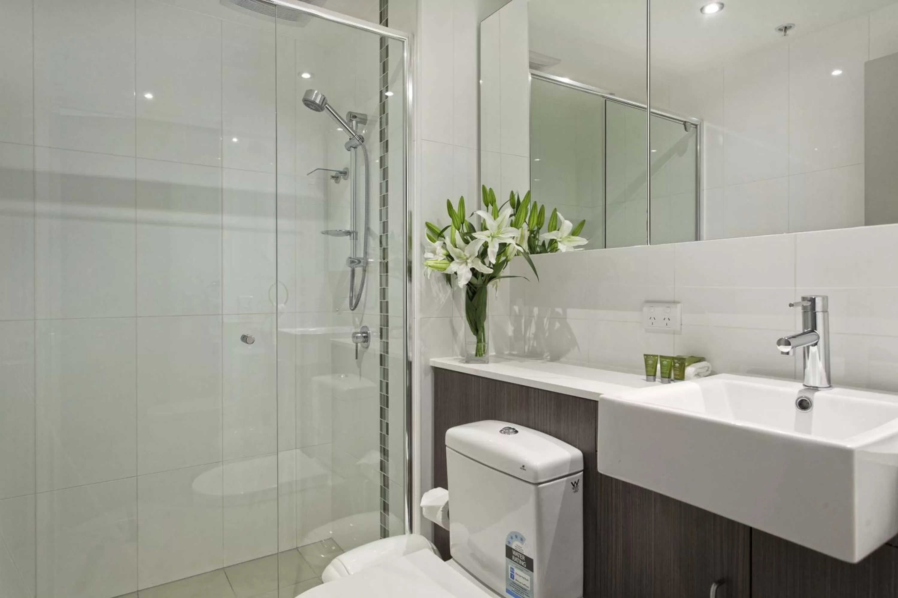 Shower in Mantra Midtown