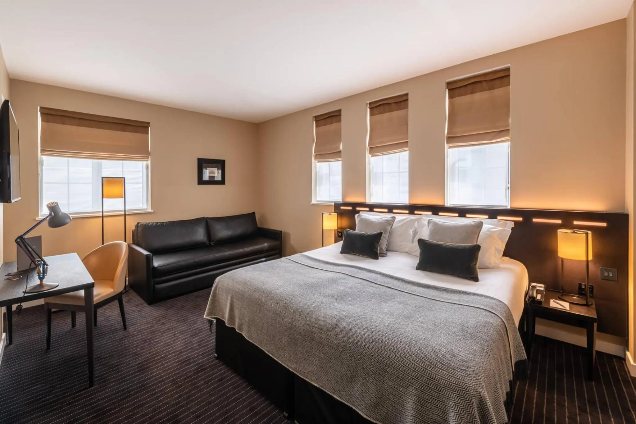 Bedroom, Bed in The Resident Victoria